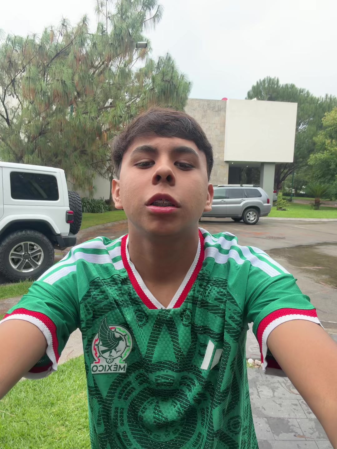 @charlyychivas10