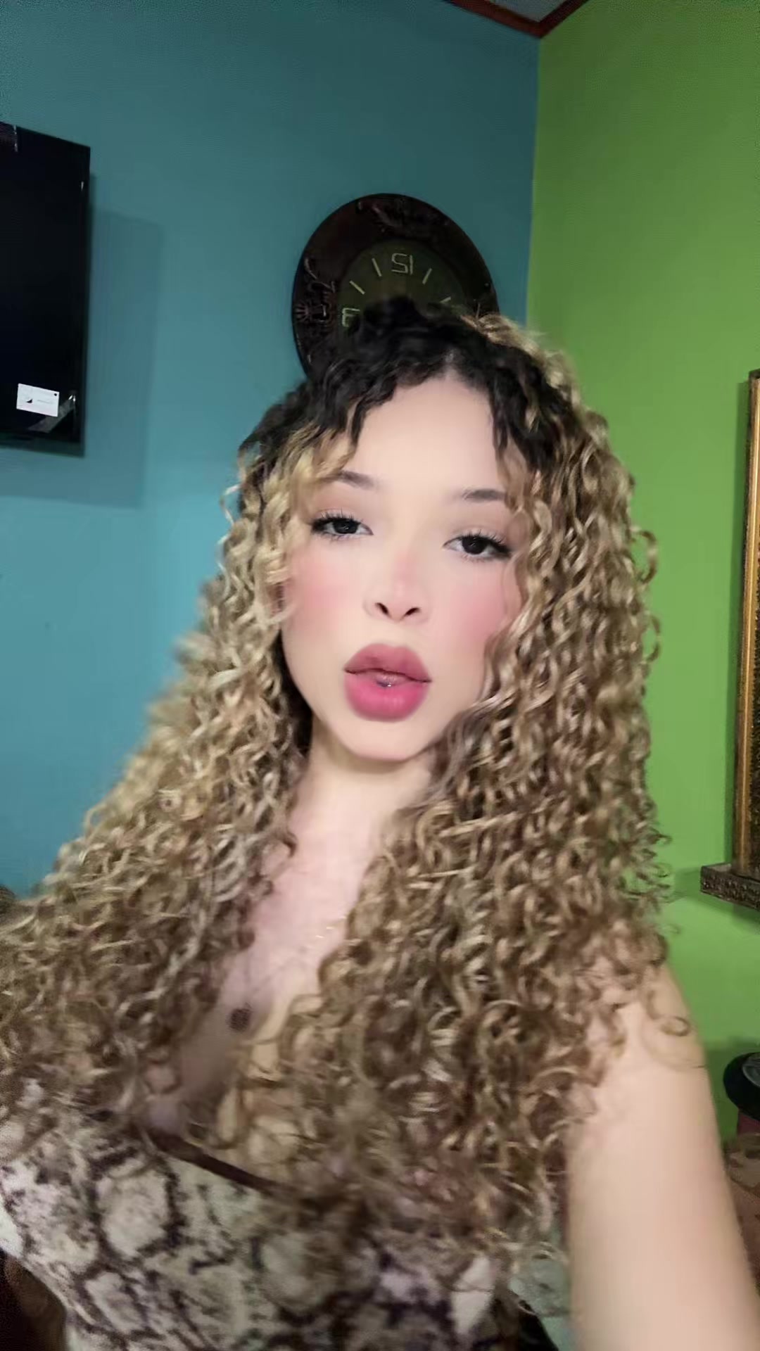 @Ana Munguia