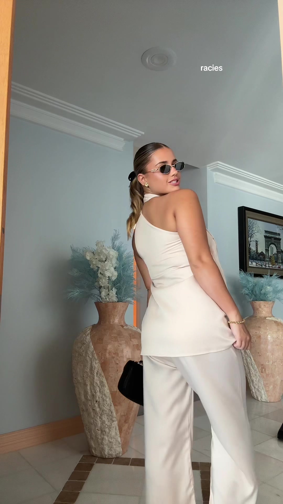 @Elle