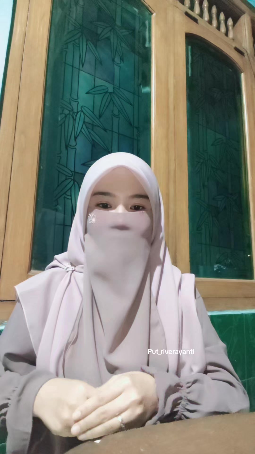 @Putriii🦋🦋