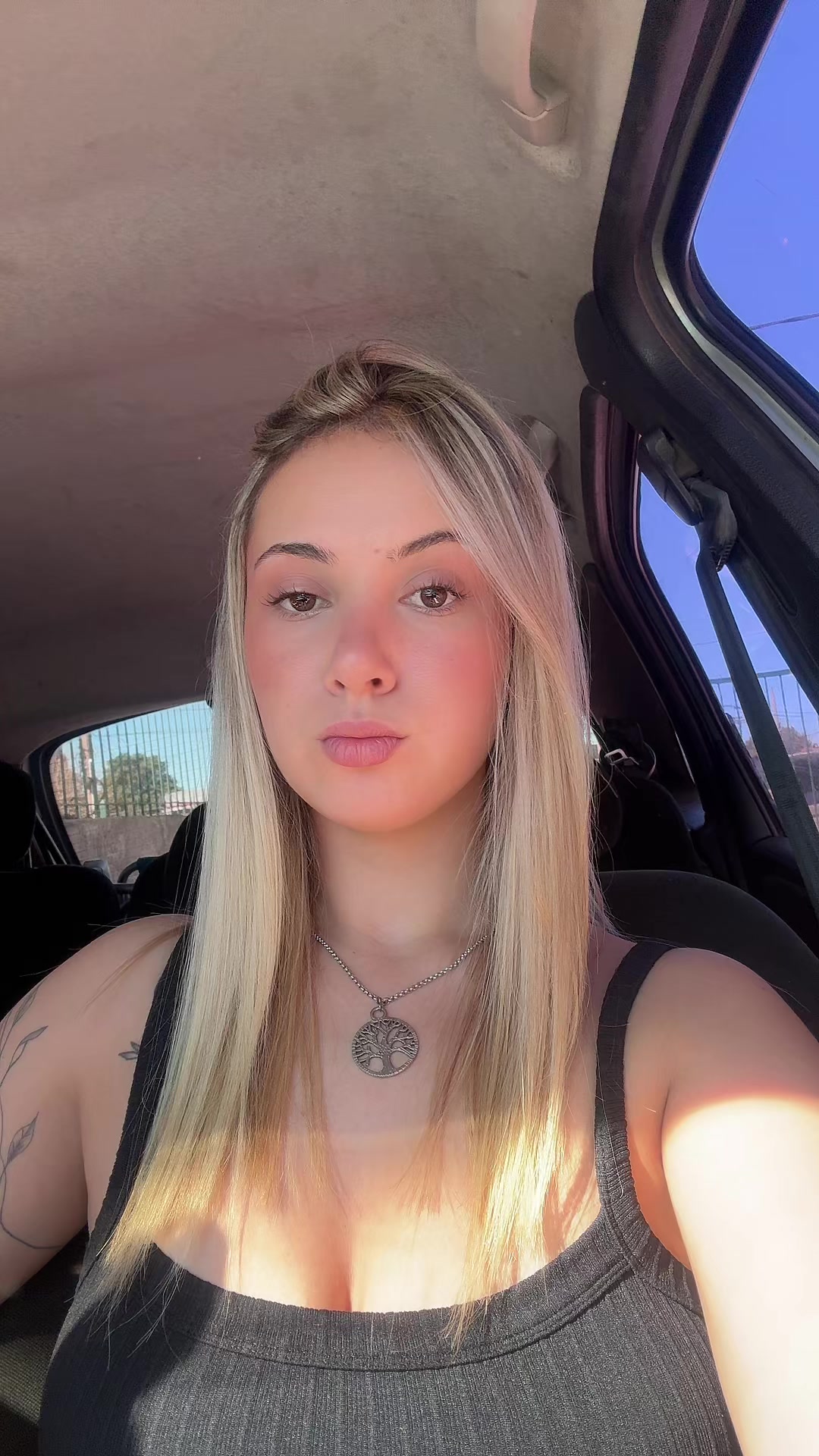 @vickymilaan