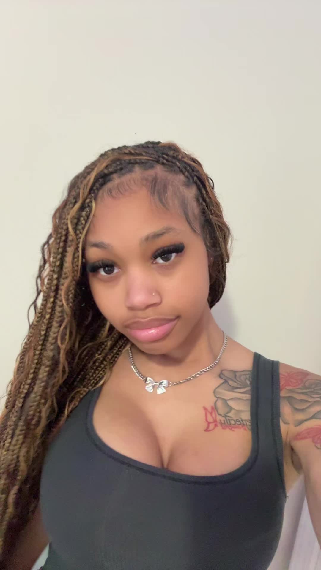 @someelighttskin