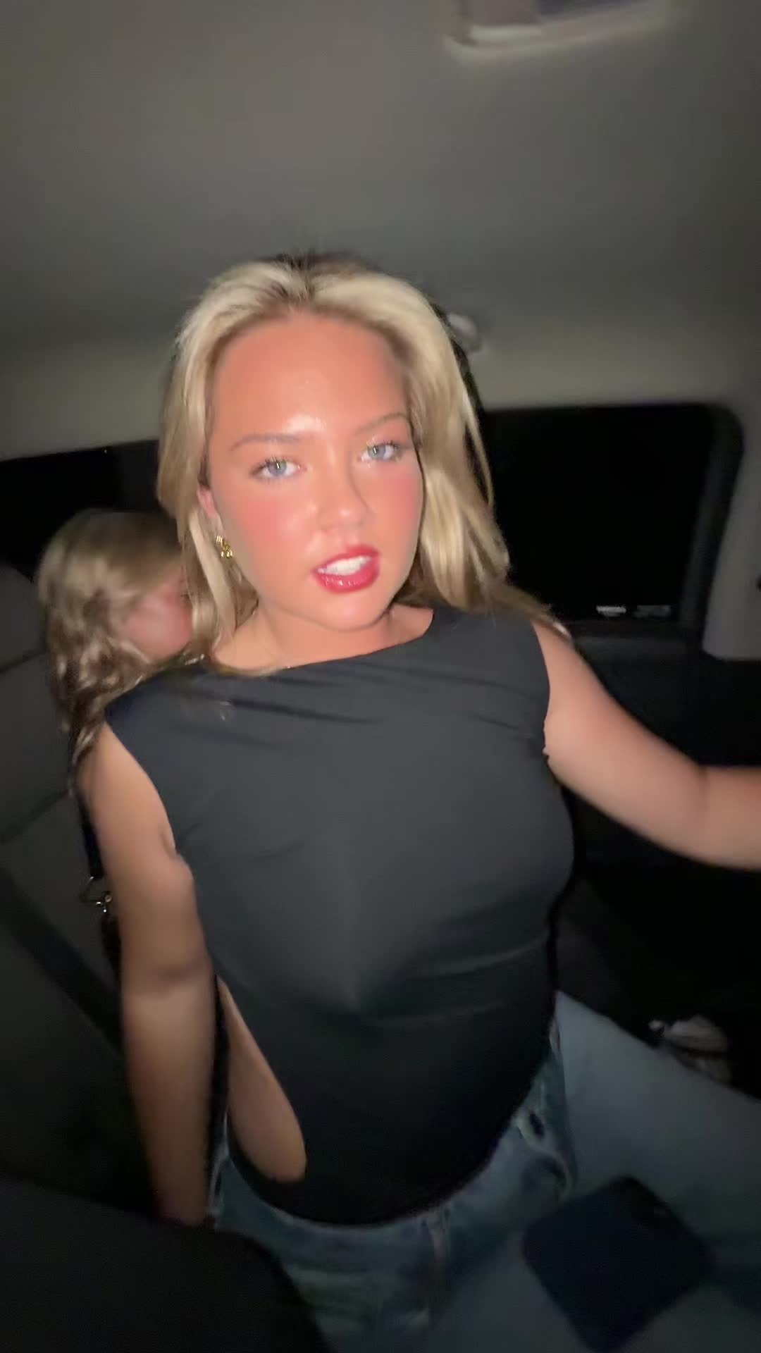 @🫣