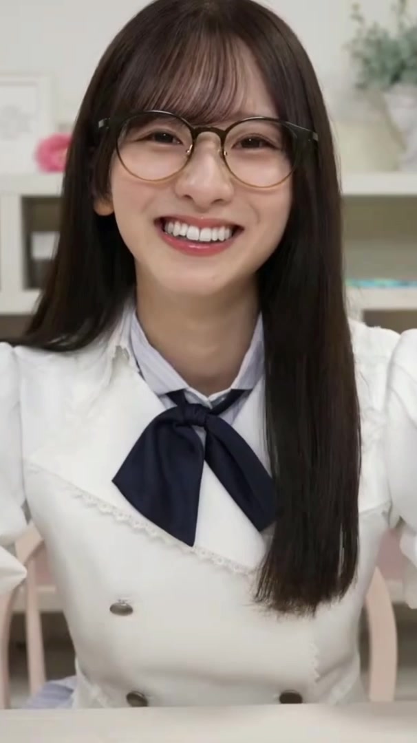 @何坂46 (Nanizaka46)
