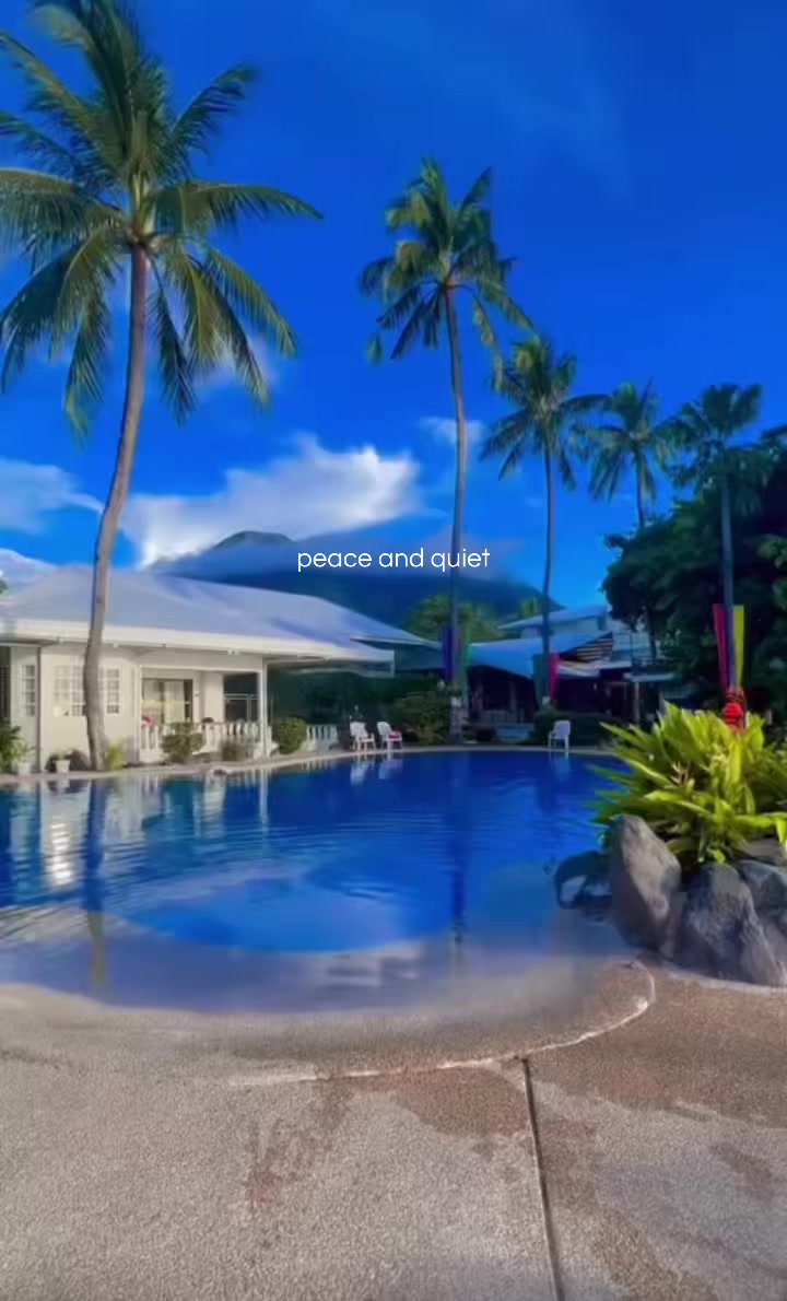 @LloydieTravels