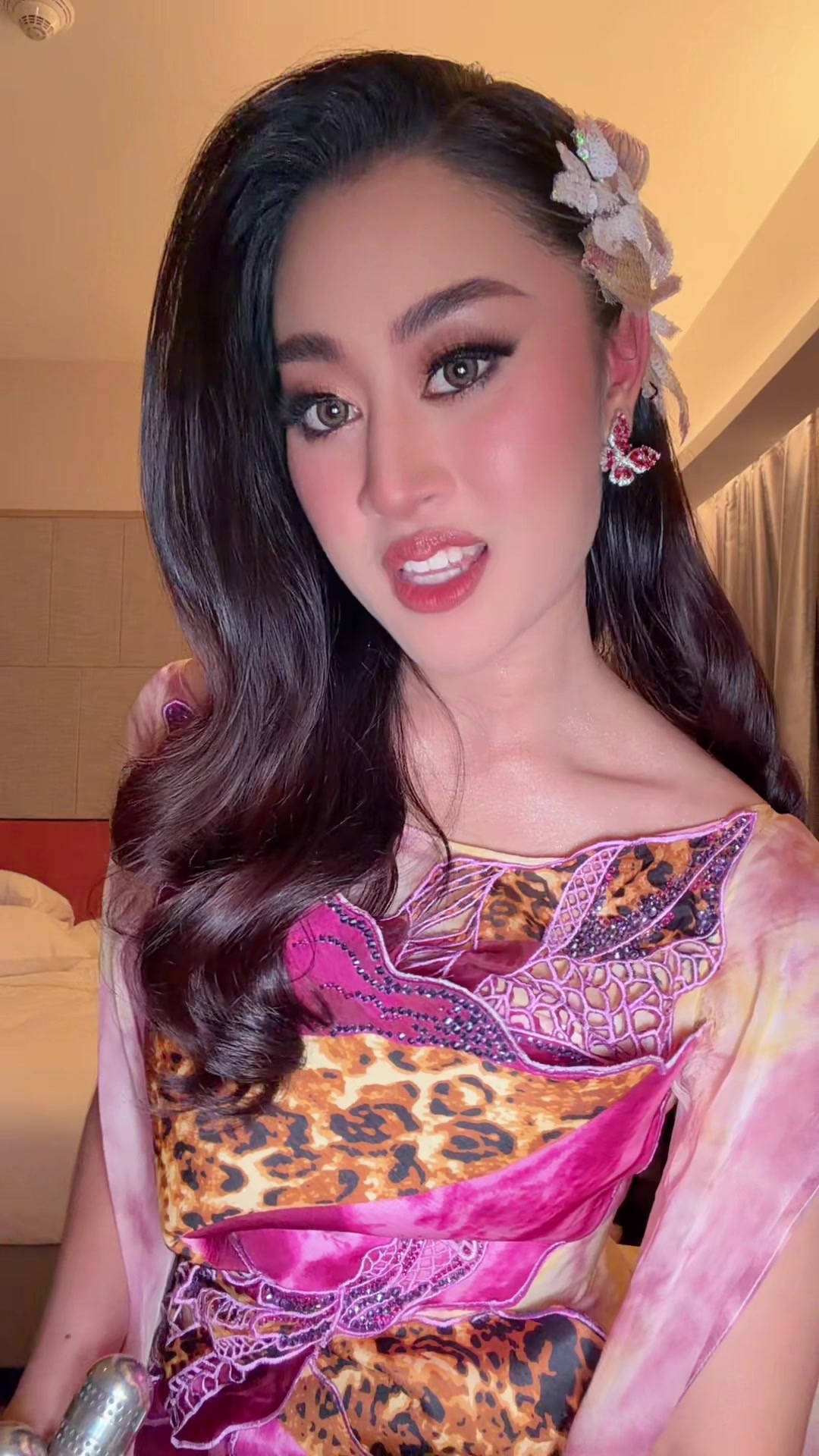 @Aisharetno