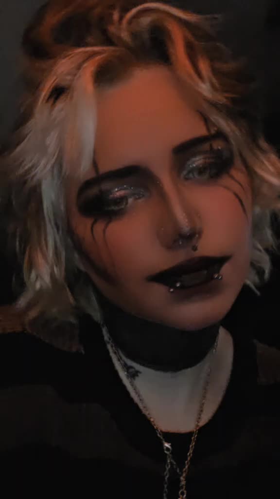 @Jinx ☠️🖤🩸