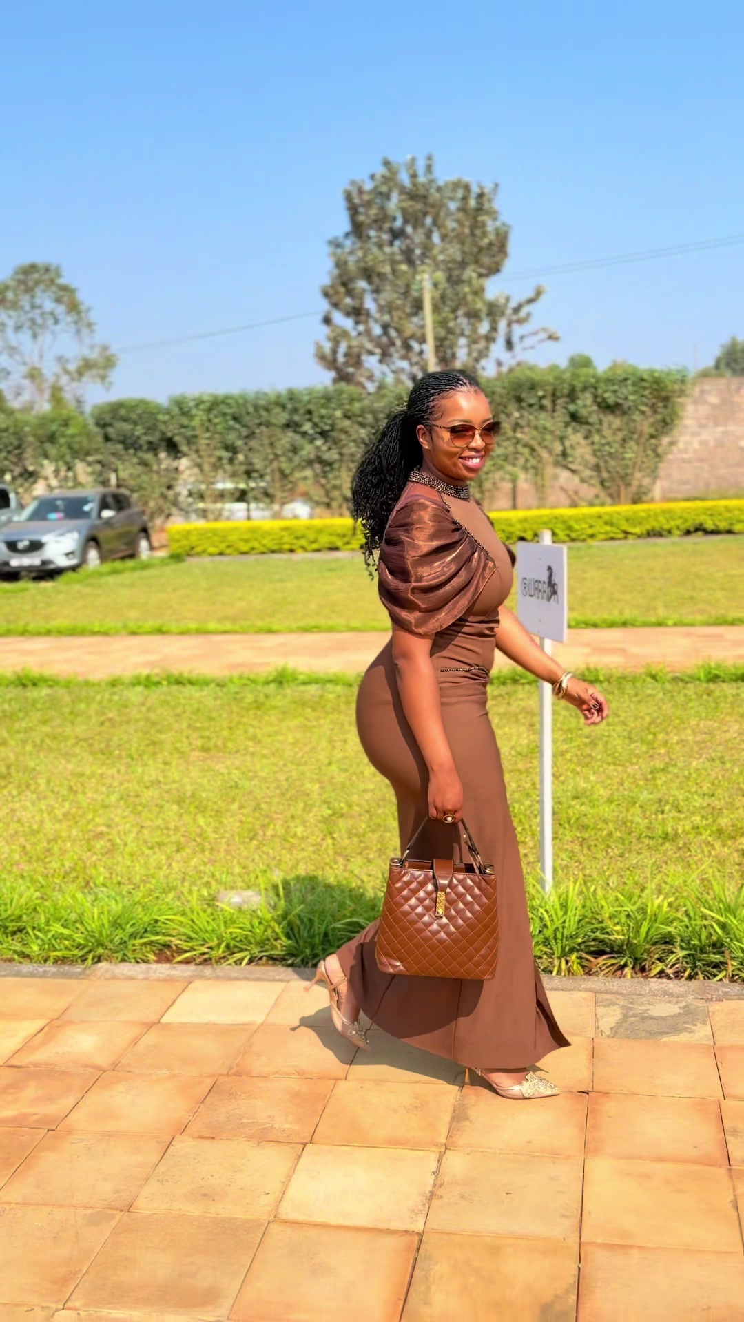 @naomikuria