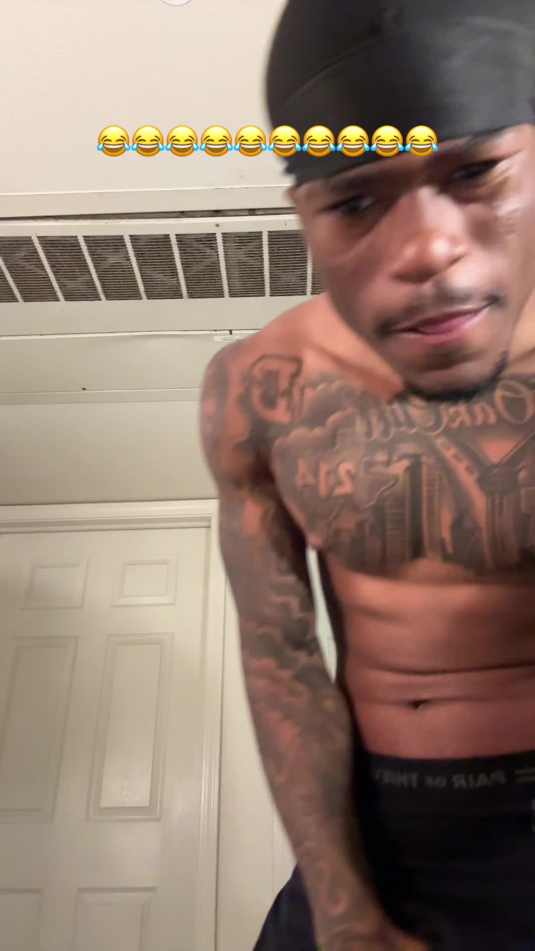 @Laarayy