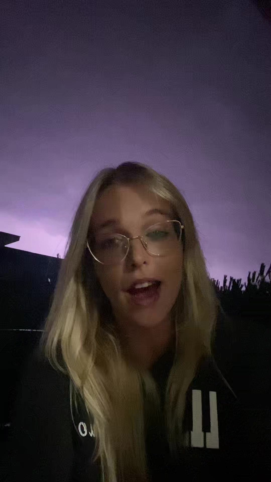 @Luna 🌙