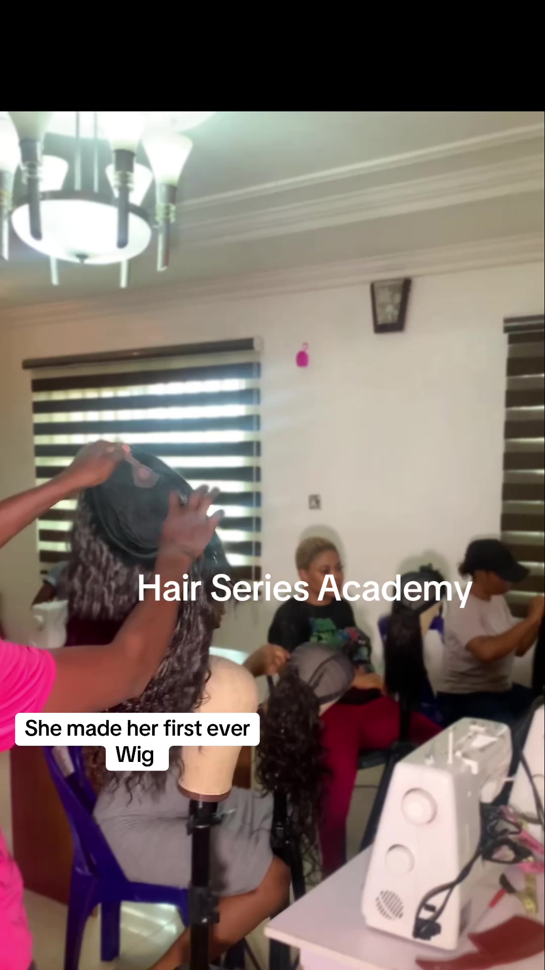 @STYLIST/ WIG TRAINER IN LAGOS