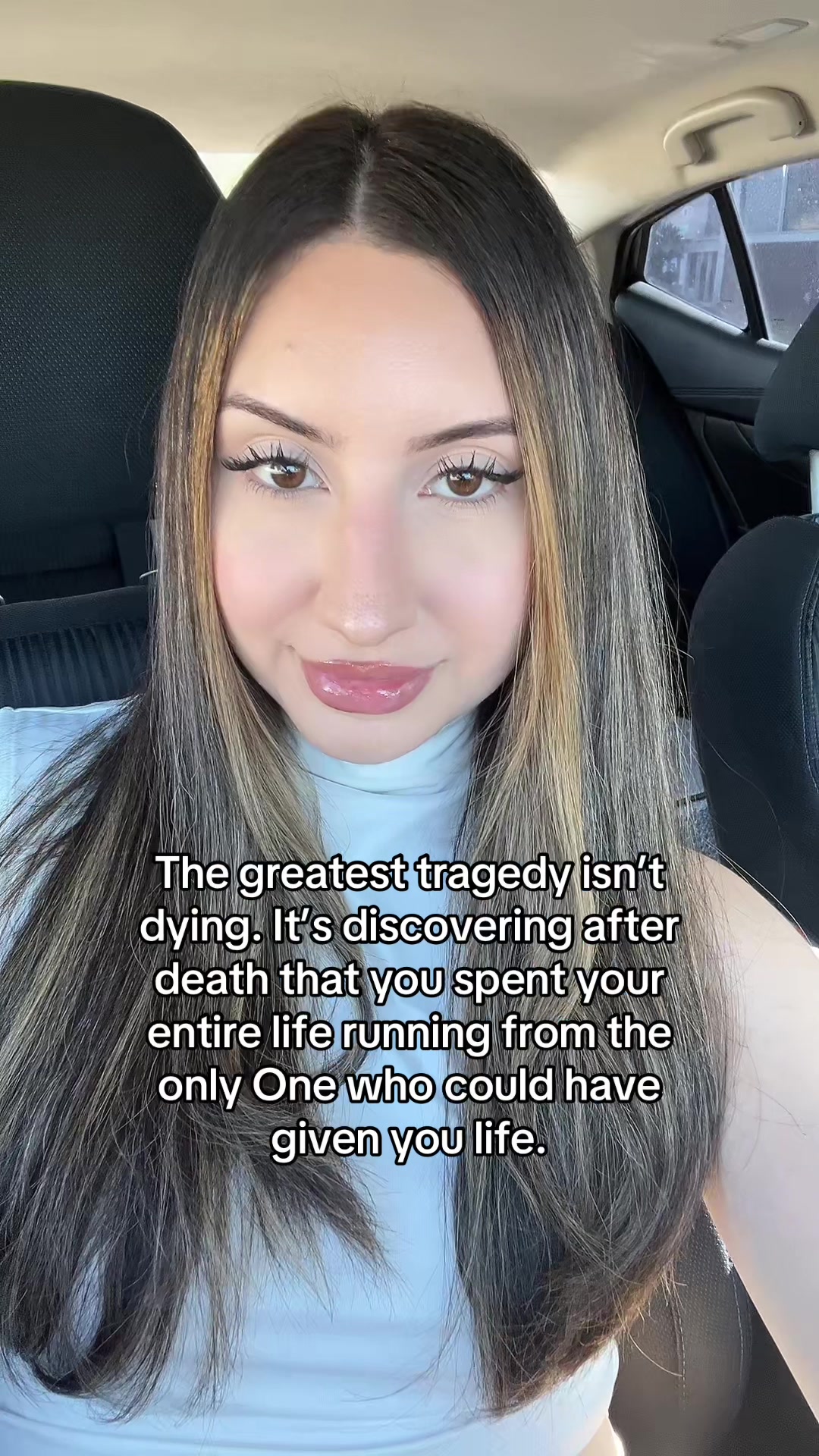 @ivettellanoss