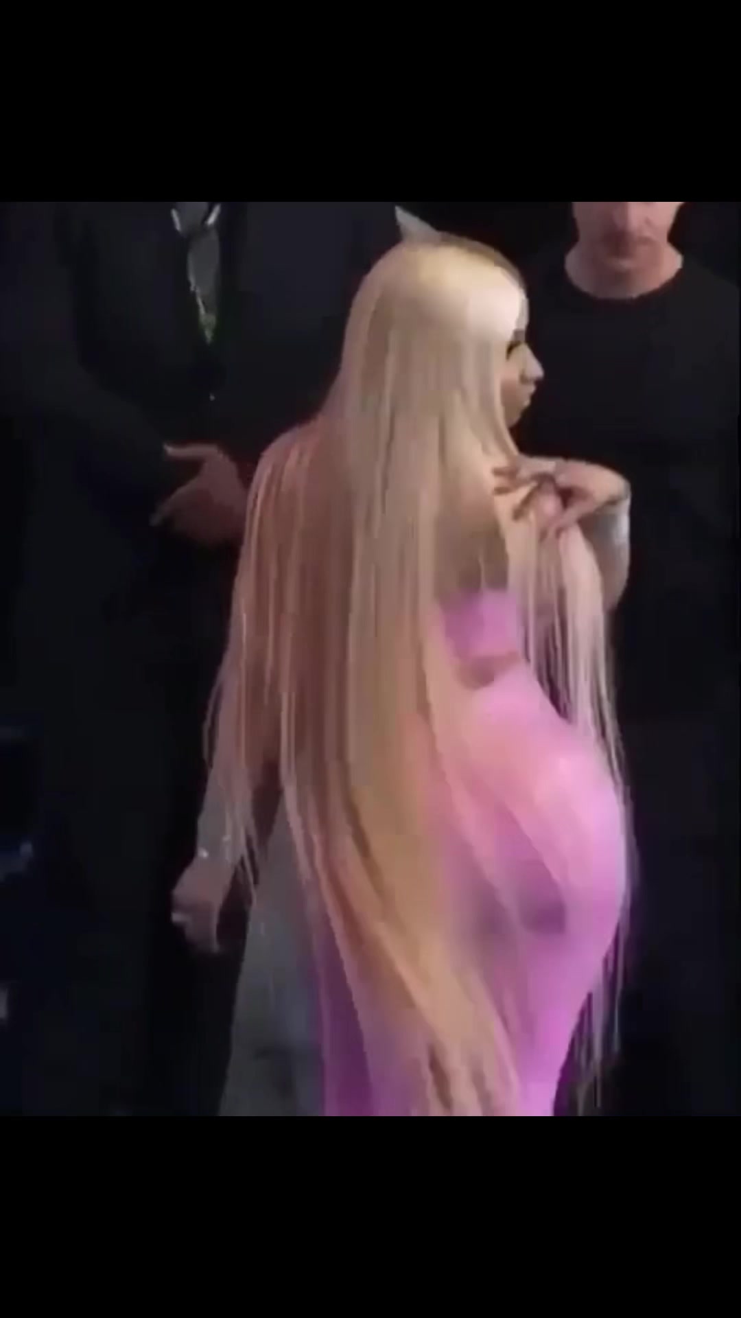 @BARBZ FENDI