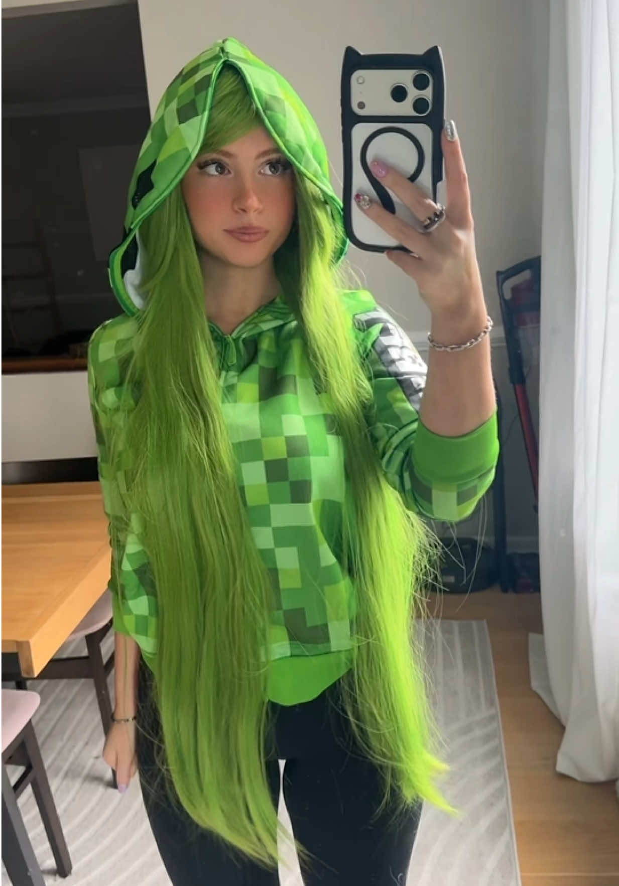 @Cristina Carmella