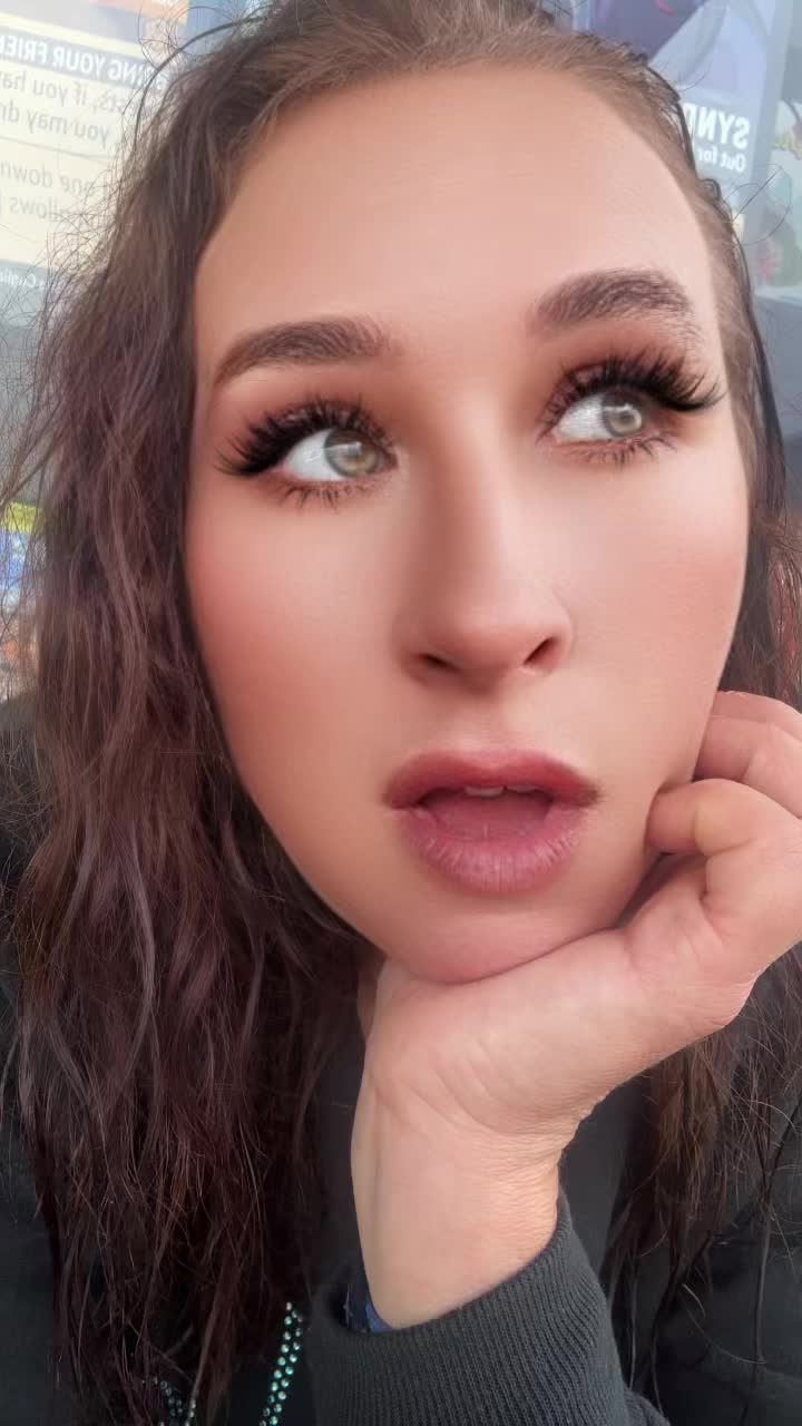 @_Angela_Lynn
