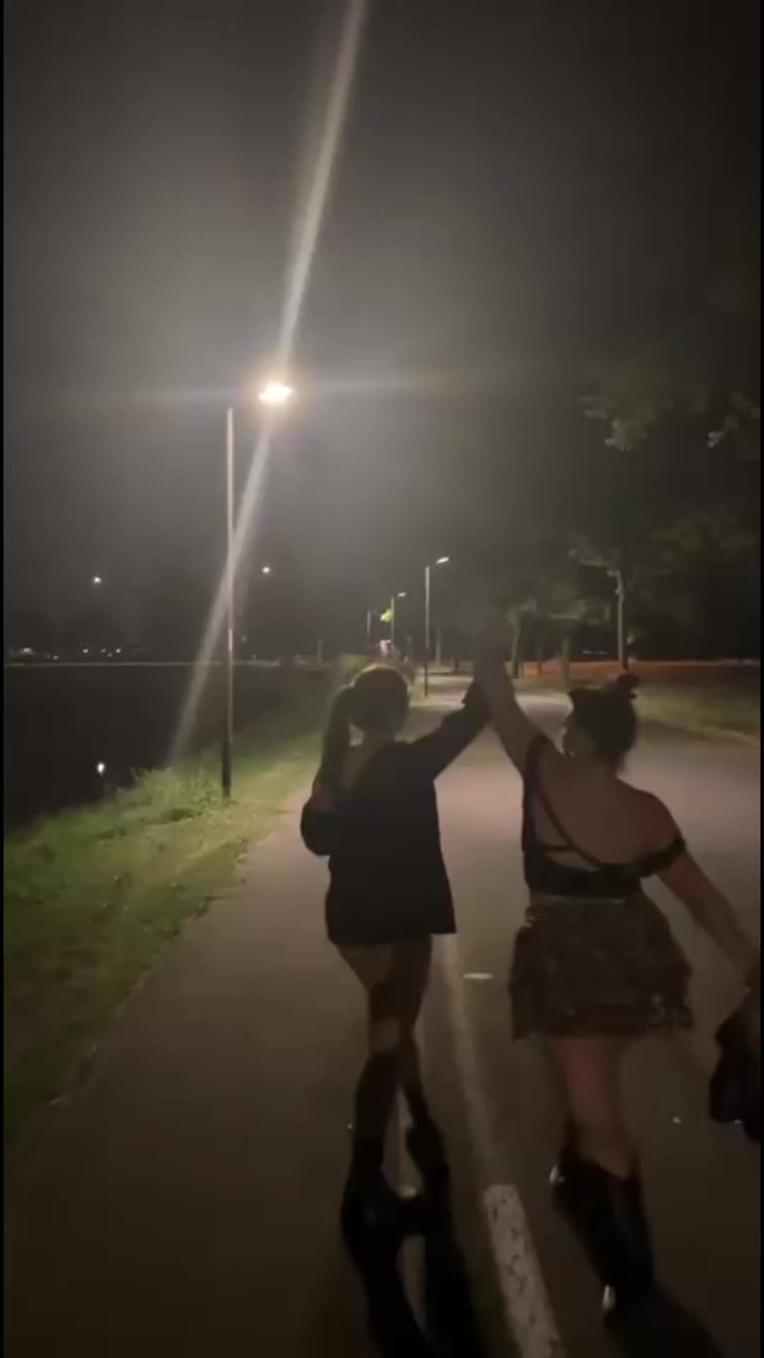 @🌙
