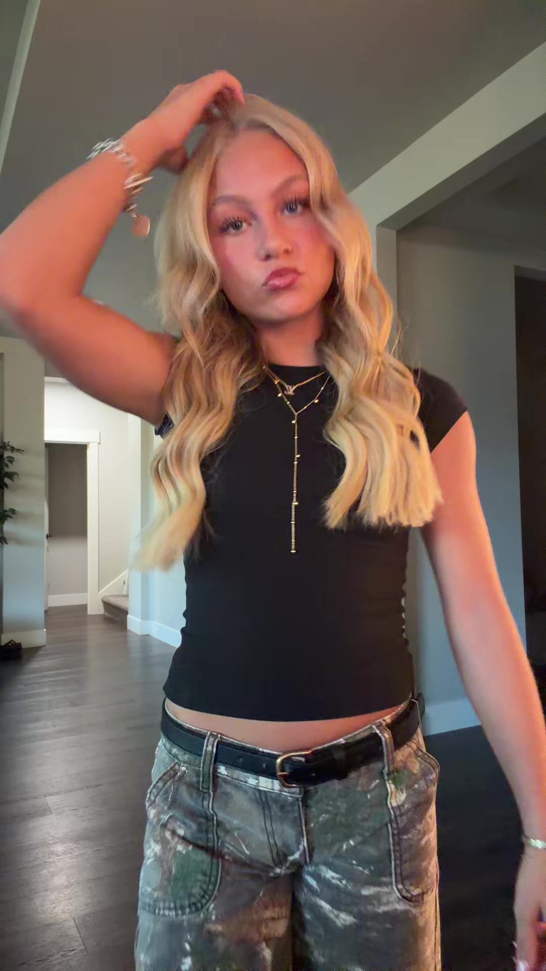 @???