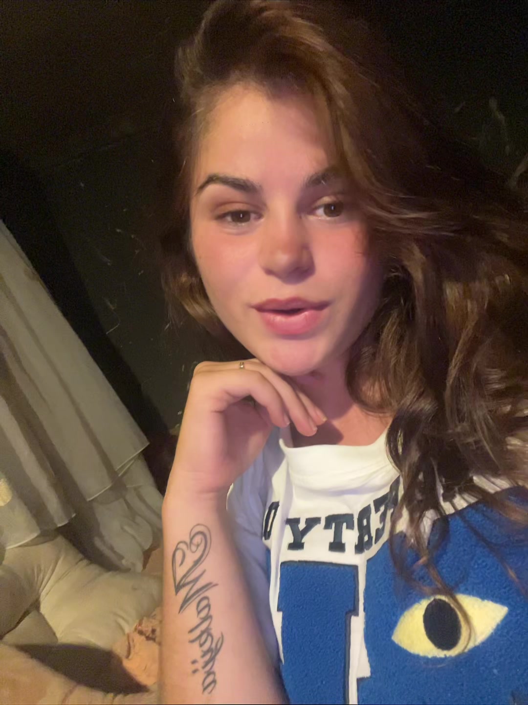 @Adelisa