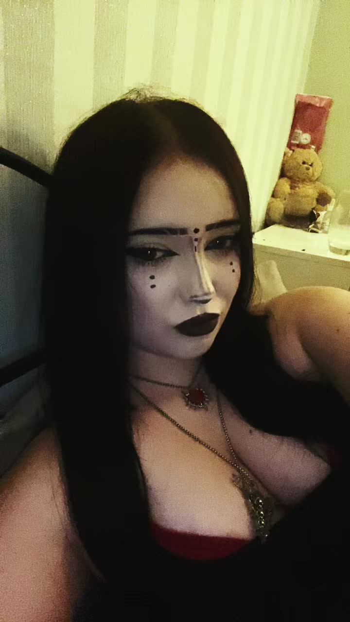 @𝕶𝖊𝖎𝖗𝖆 🧛&zwj;♀️