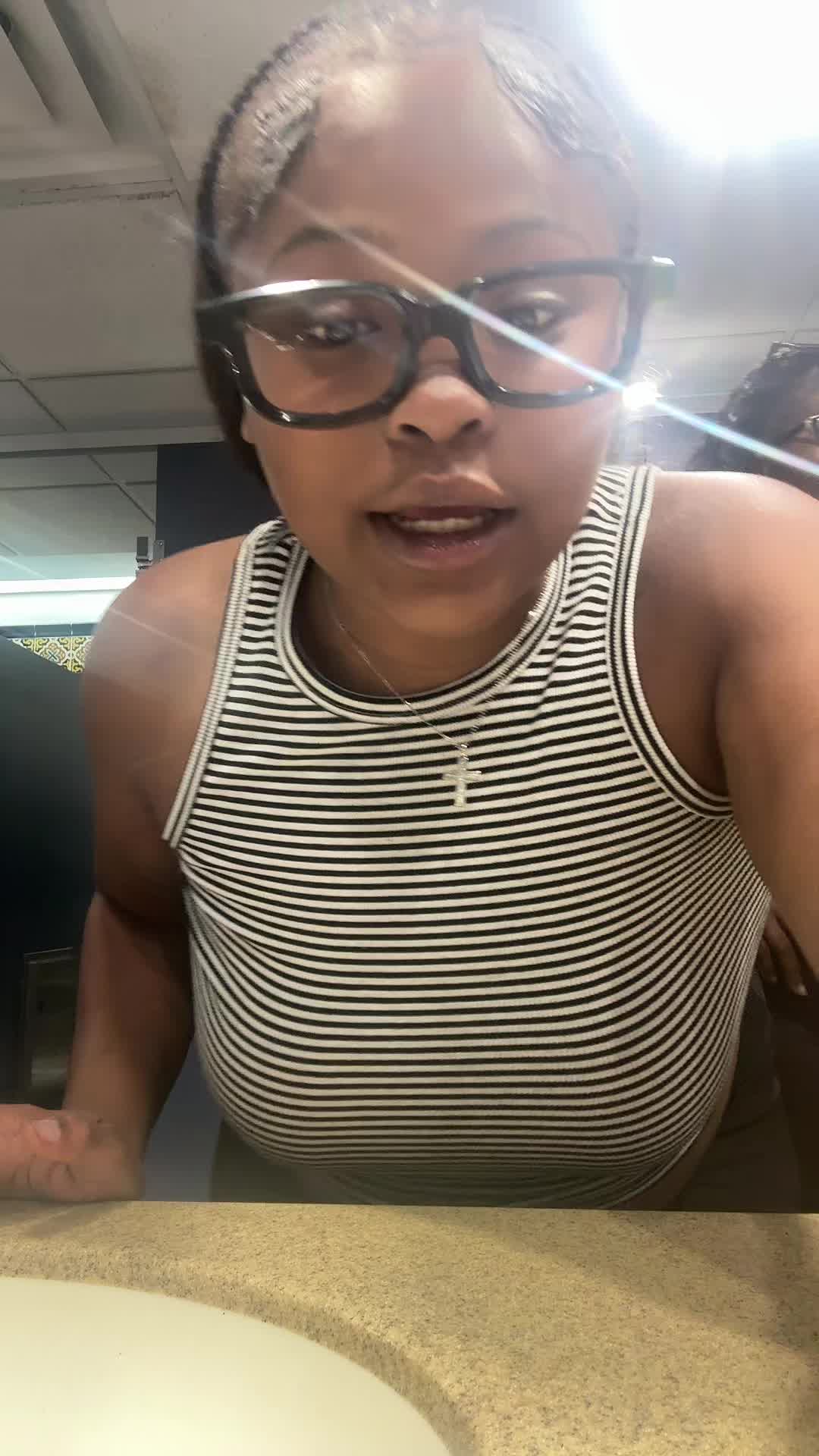 @Femalebagger