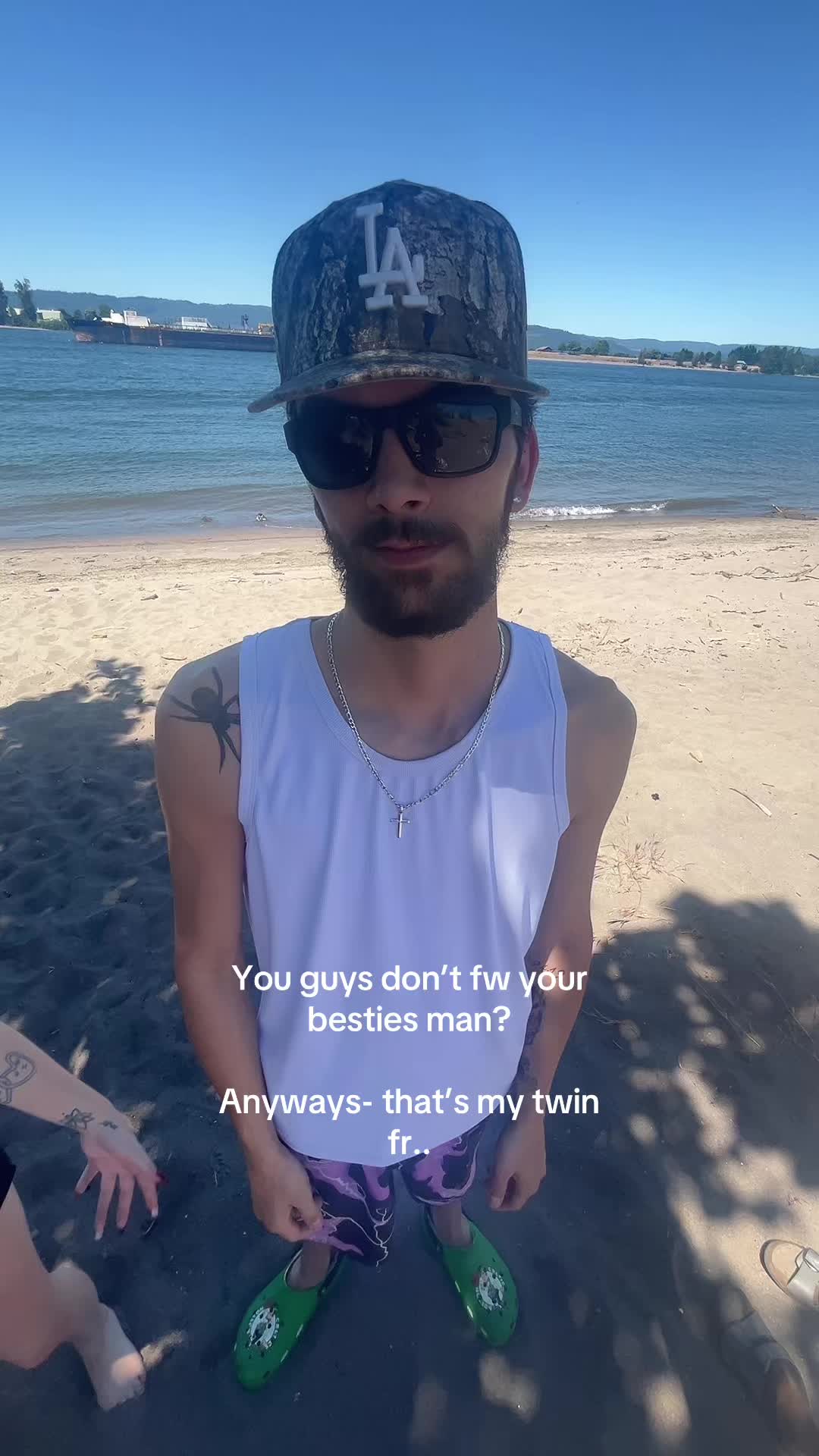 @z!
