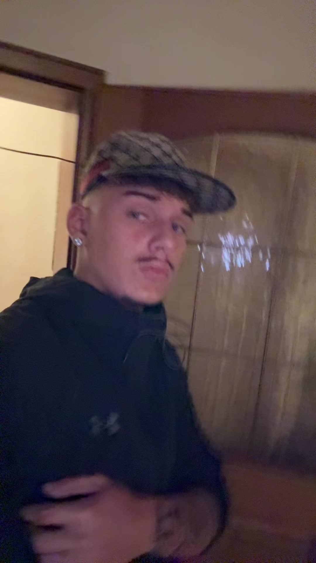 @…