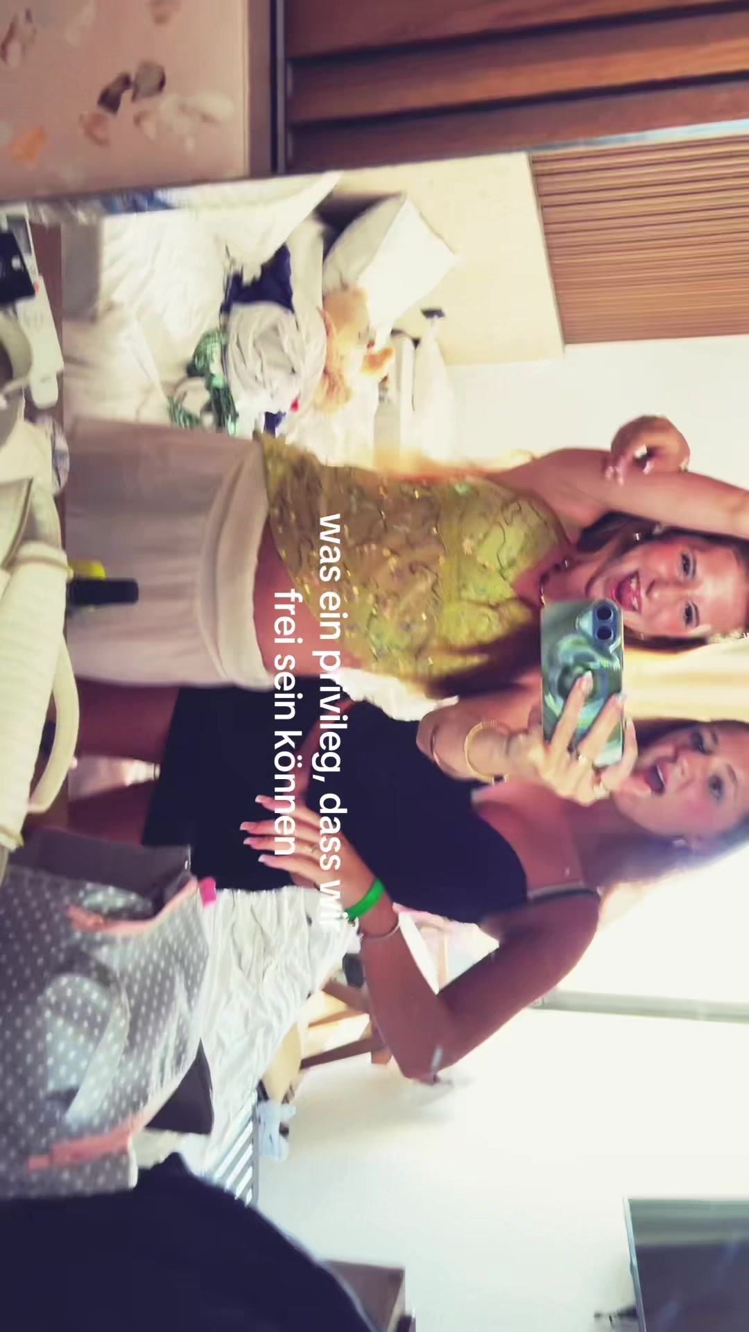@_llisamariee