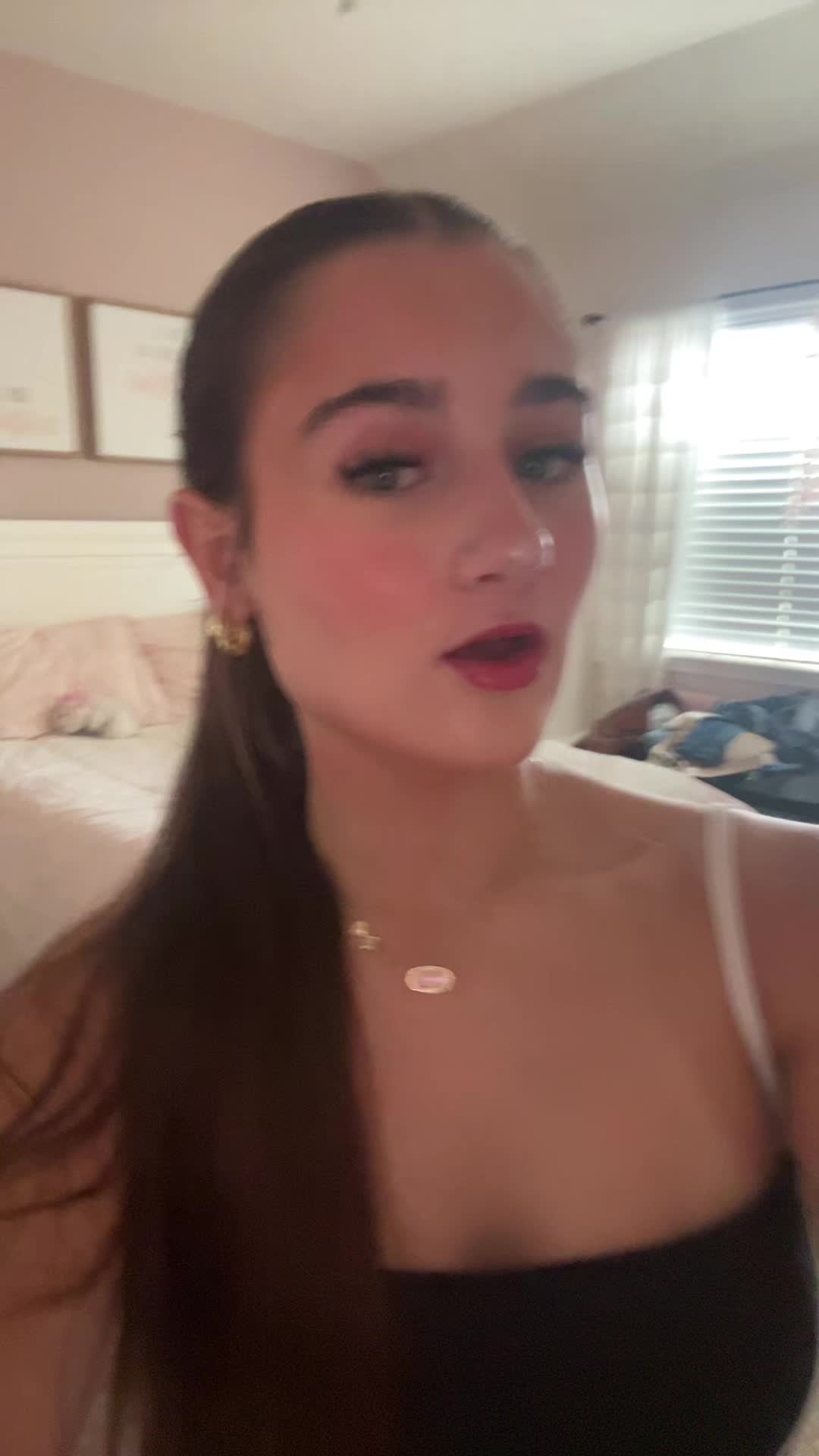 @ella bella