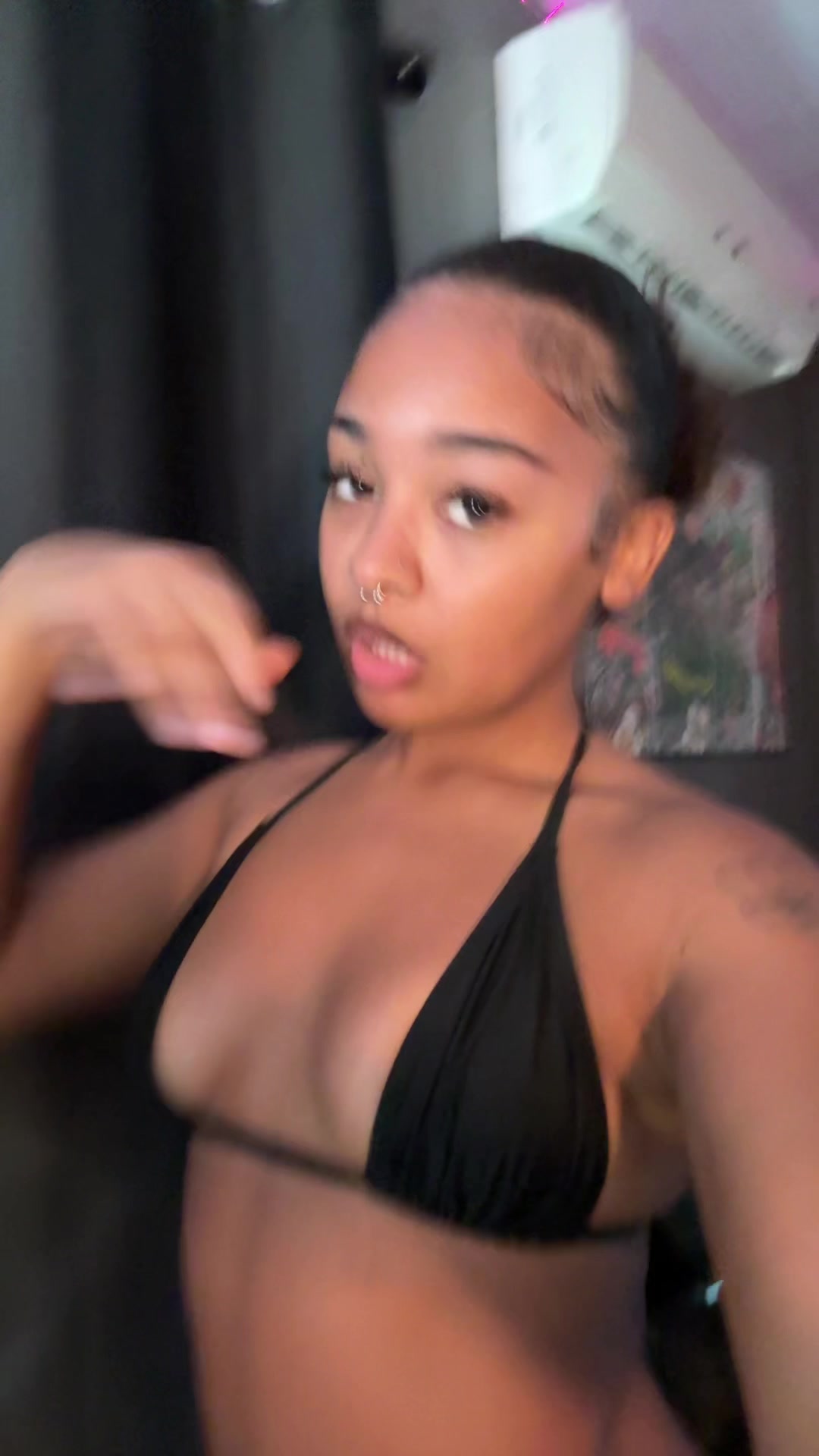@🫦