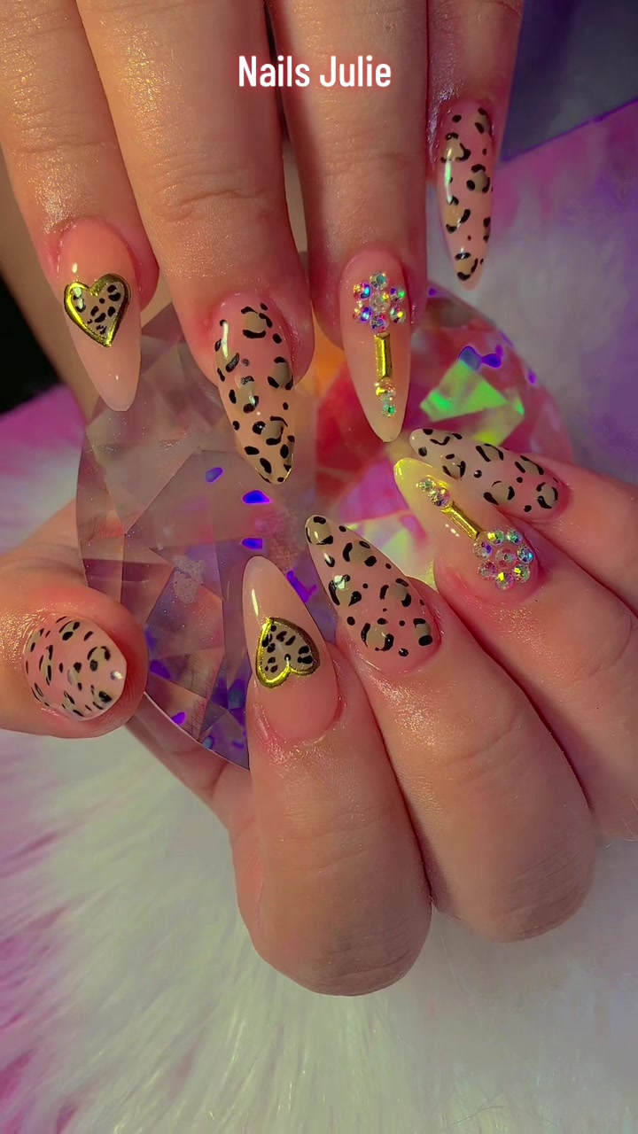 @NAILS JULIE
