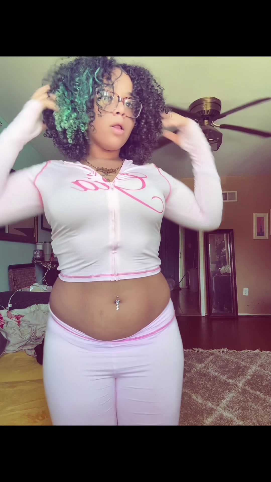 @1tealhairedgirll