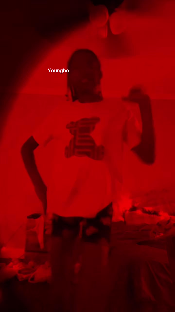 @Sheateandleftnocrumbsperiod567
