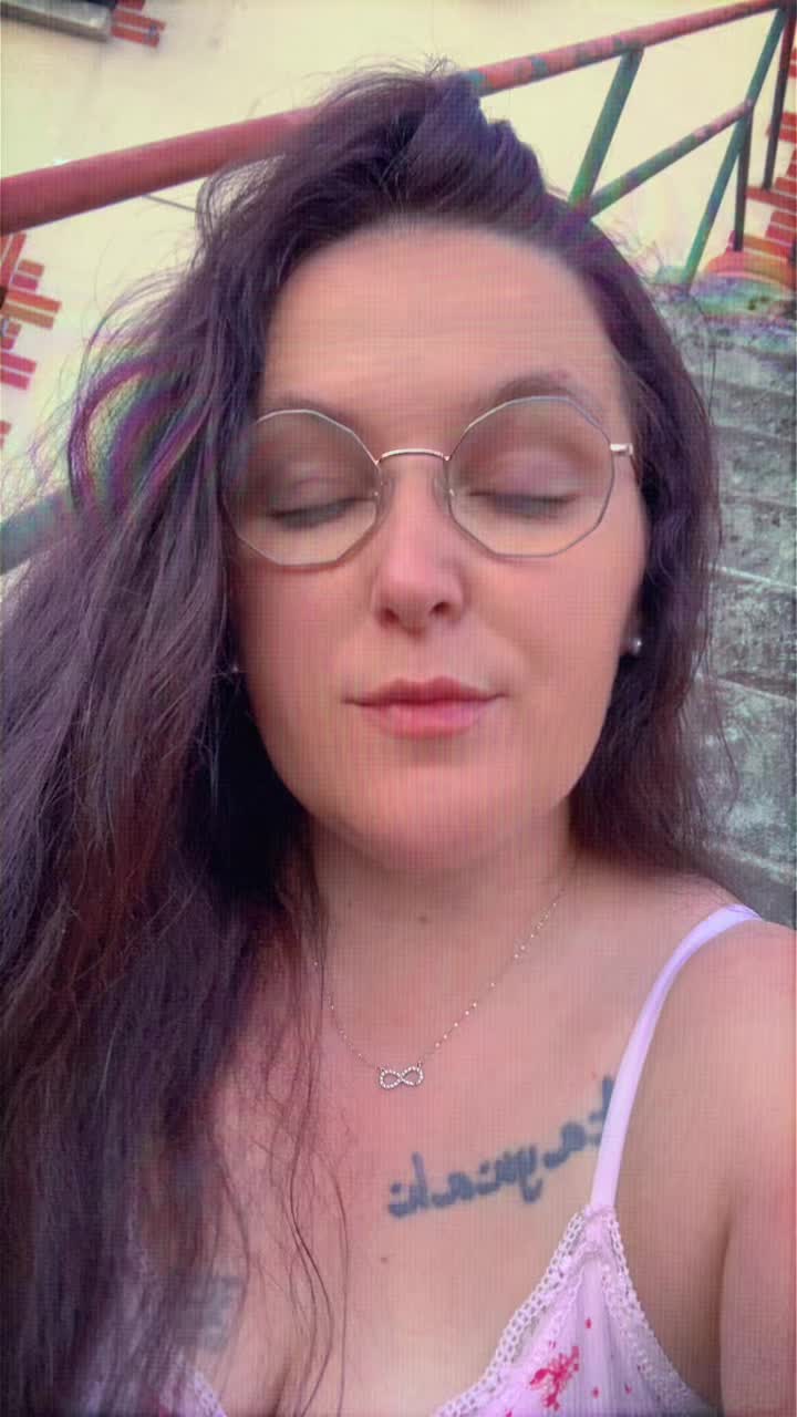 @Laura 🦋