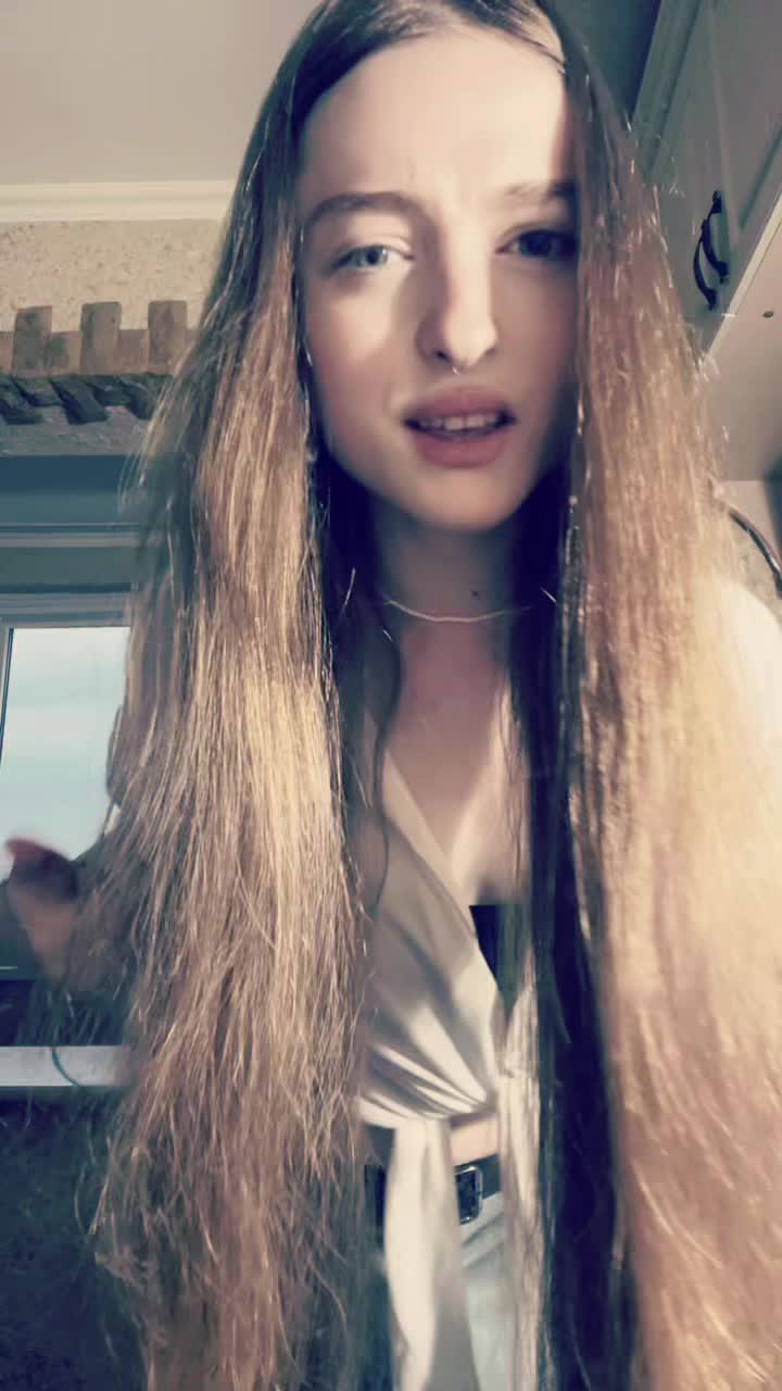 @𐦍