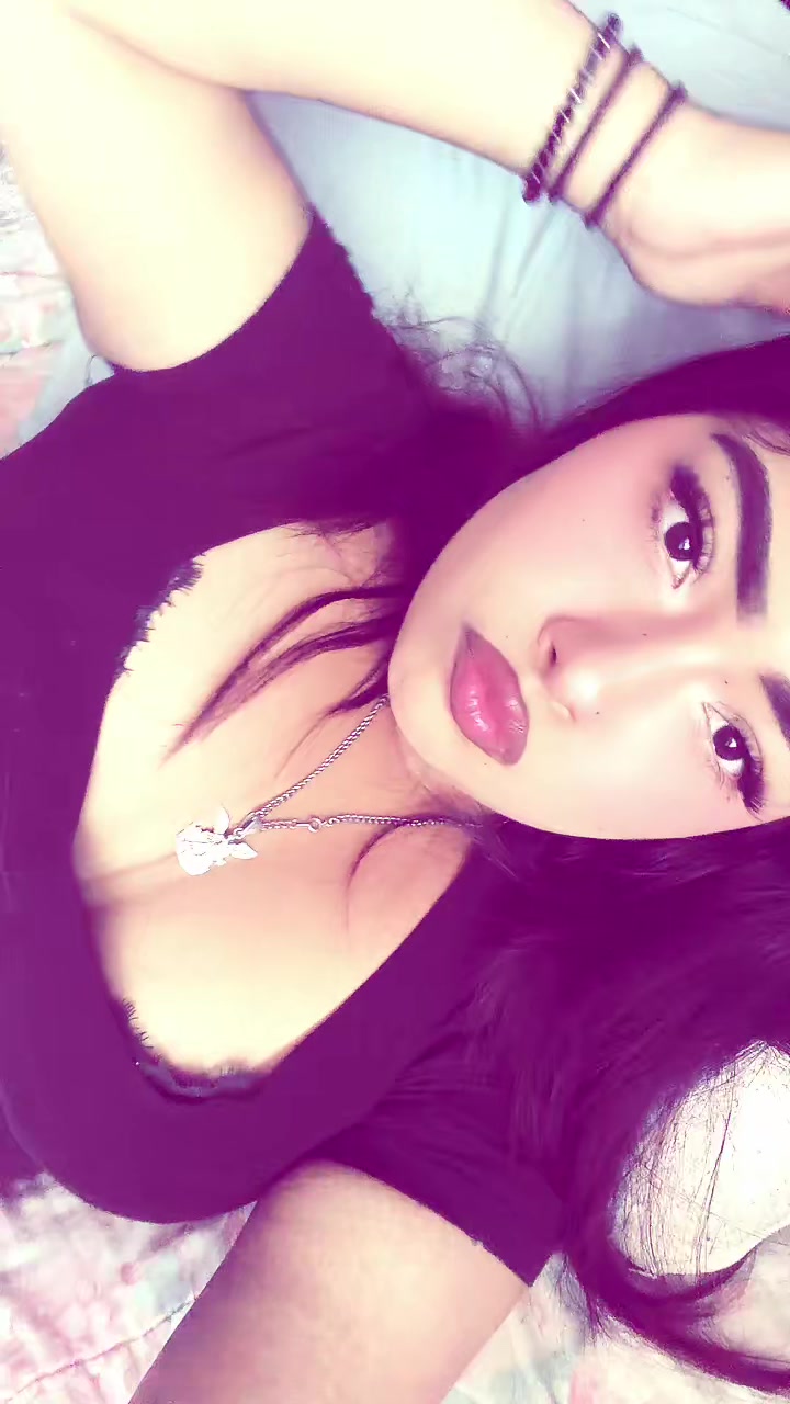 @𝔂𝓮𝓼𝓲🖤🎸🎤