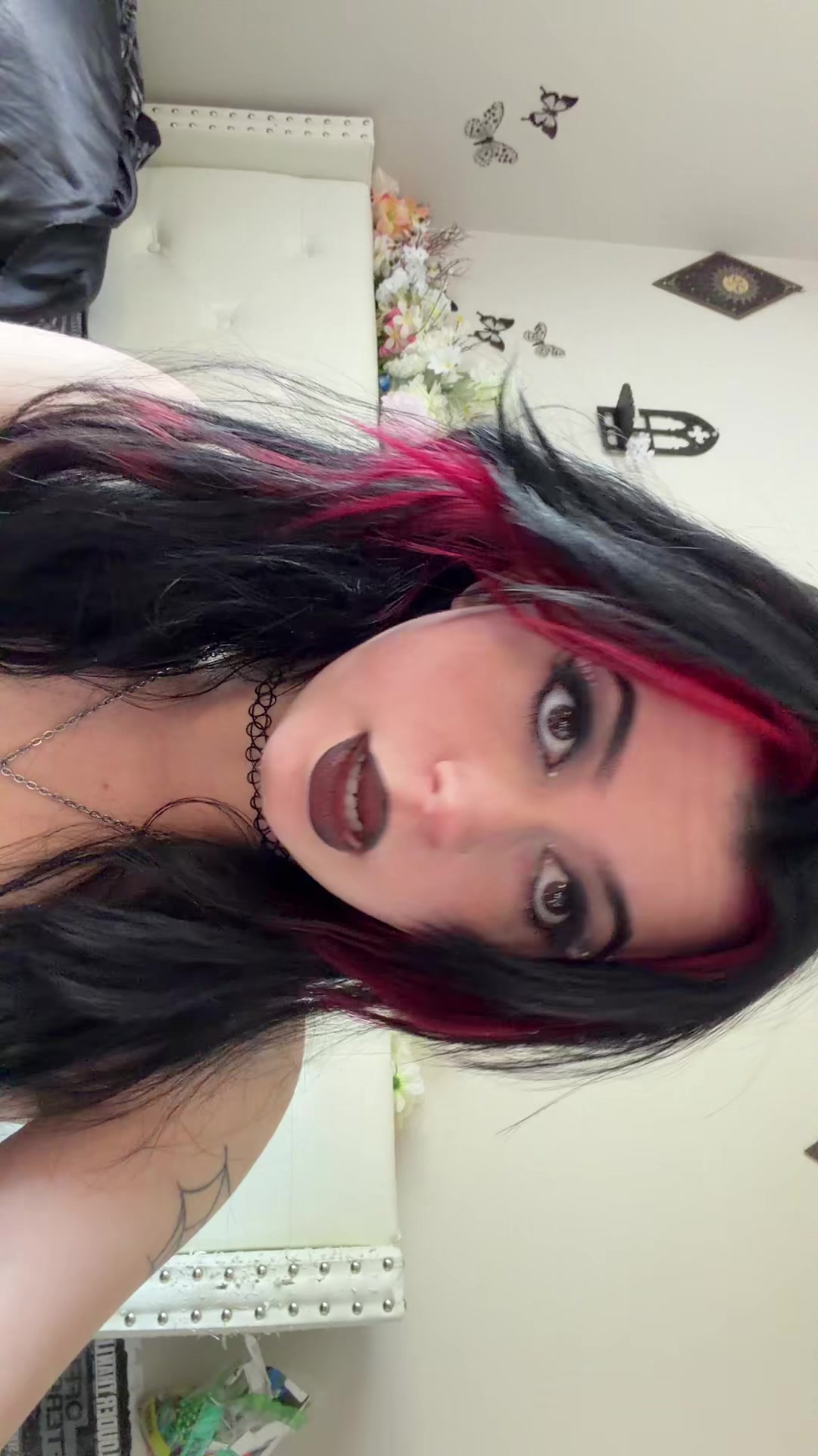 @:3