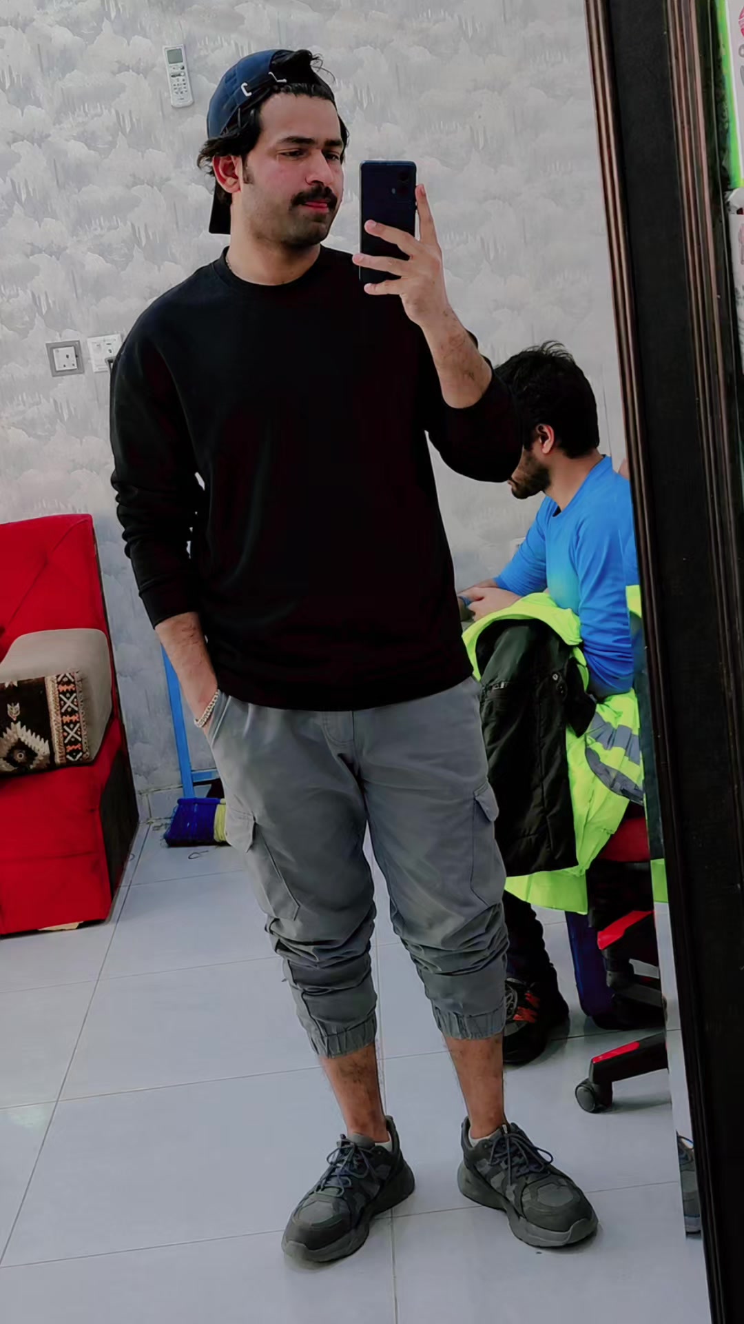 @𝓐𝓴𝓫𝓪𝓻 𝓐𝓵𝓲 𝓐𝓫𝓻𝓸