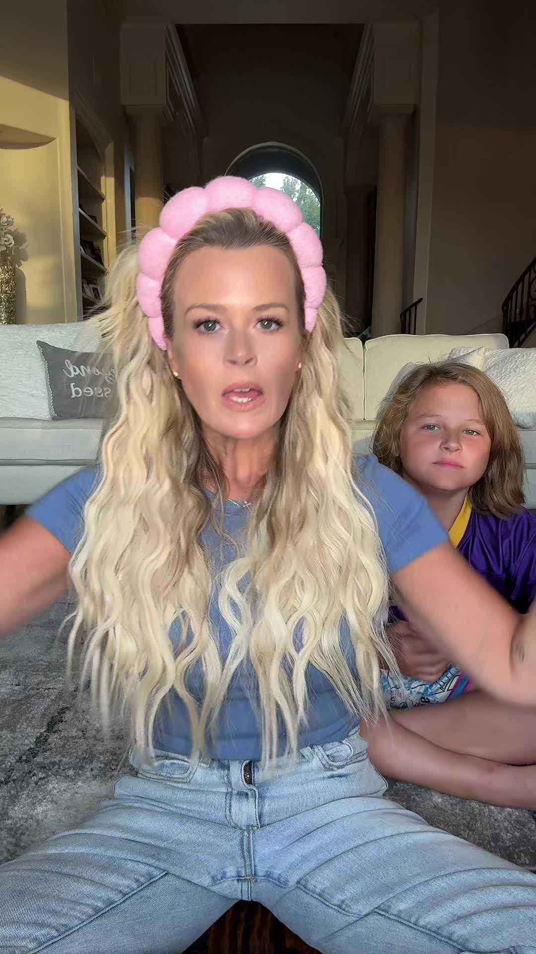 @HelloBri