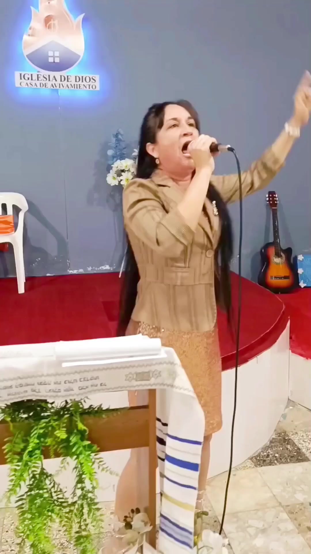 @PASTOR HENRI MART&Iacute;NEZ