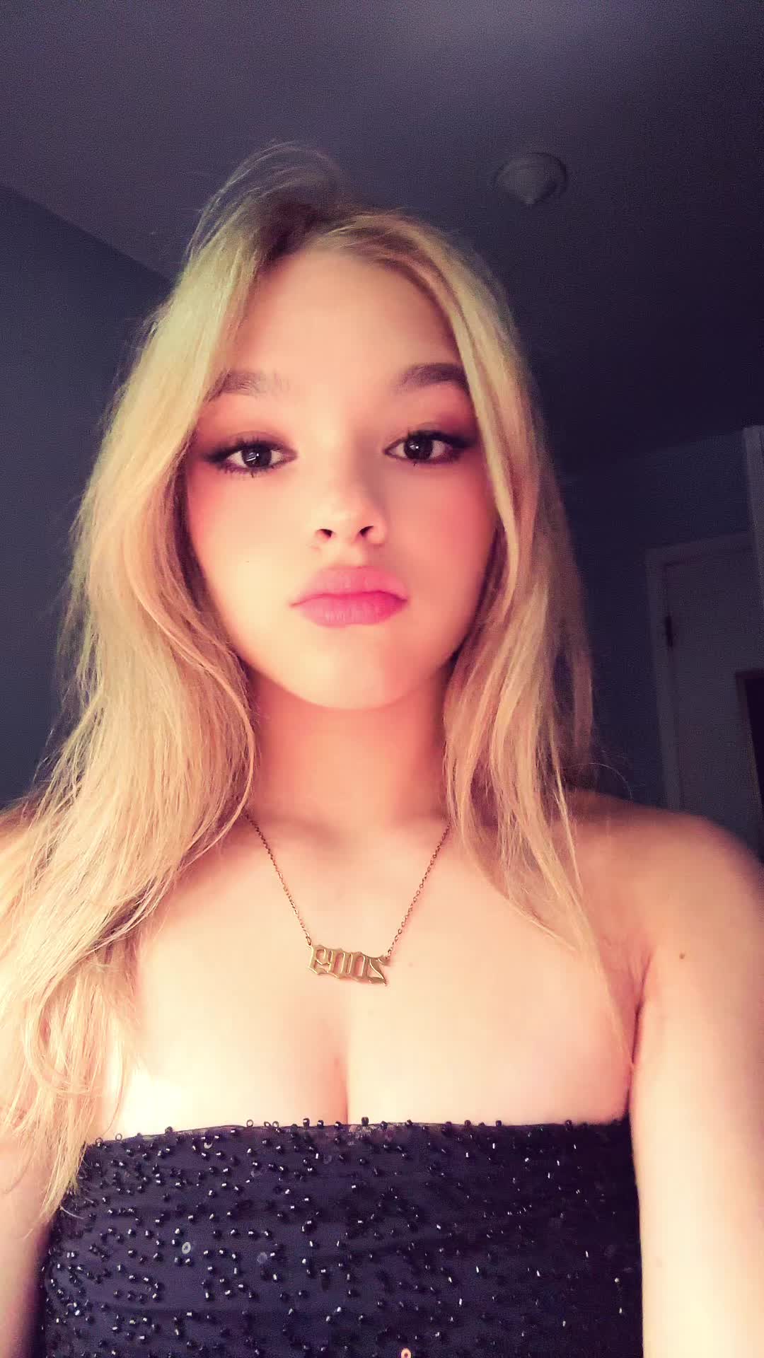 @😻