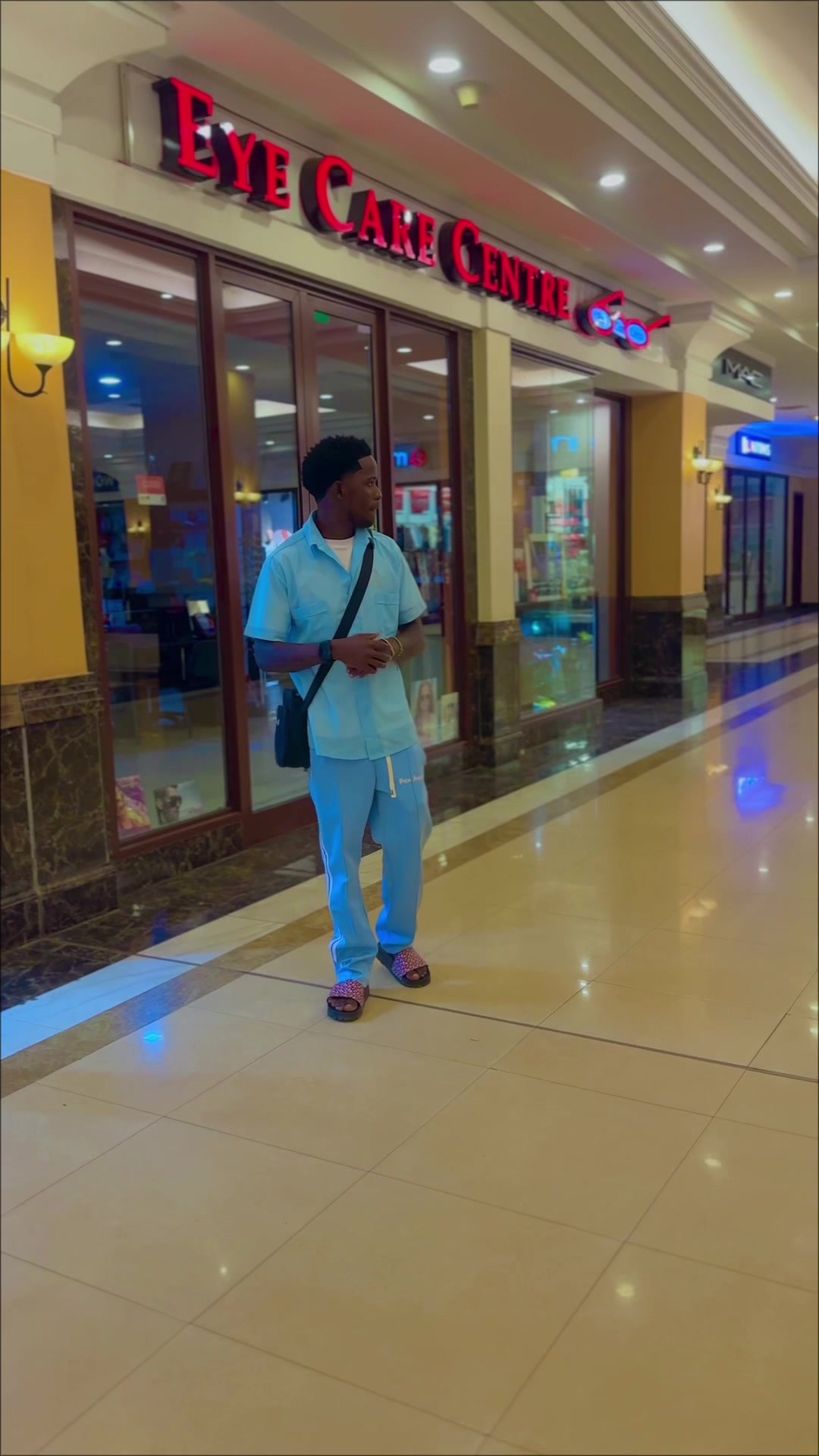 @R!CH!E REIGNs🦅🇺🇬🇷🇼🤑