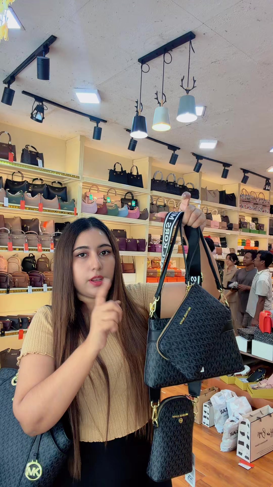 @Hnin Bags Wholesale & Retail