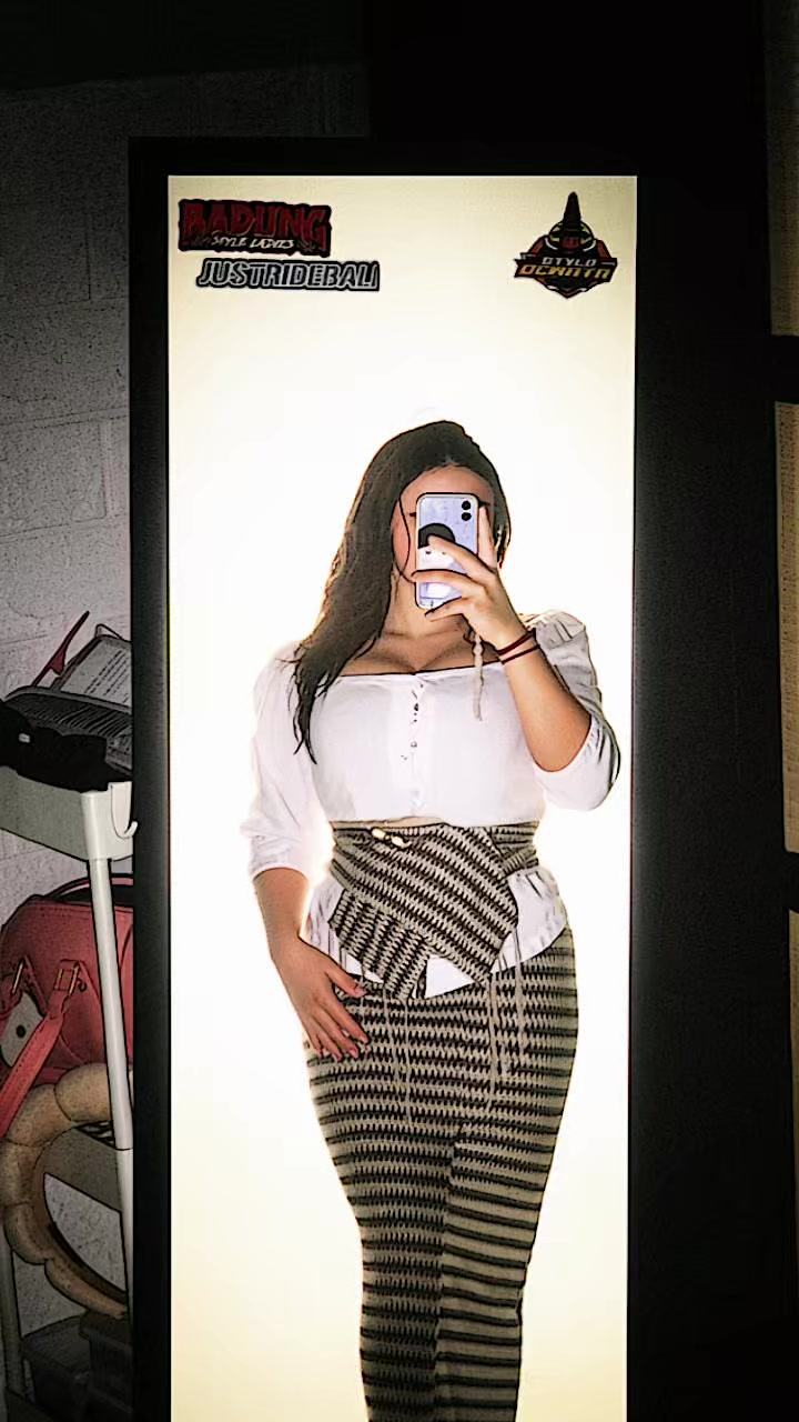 @hii.inirisnaa