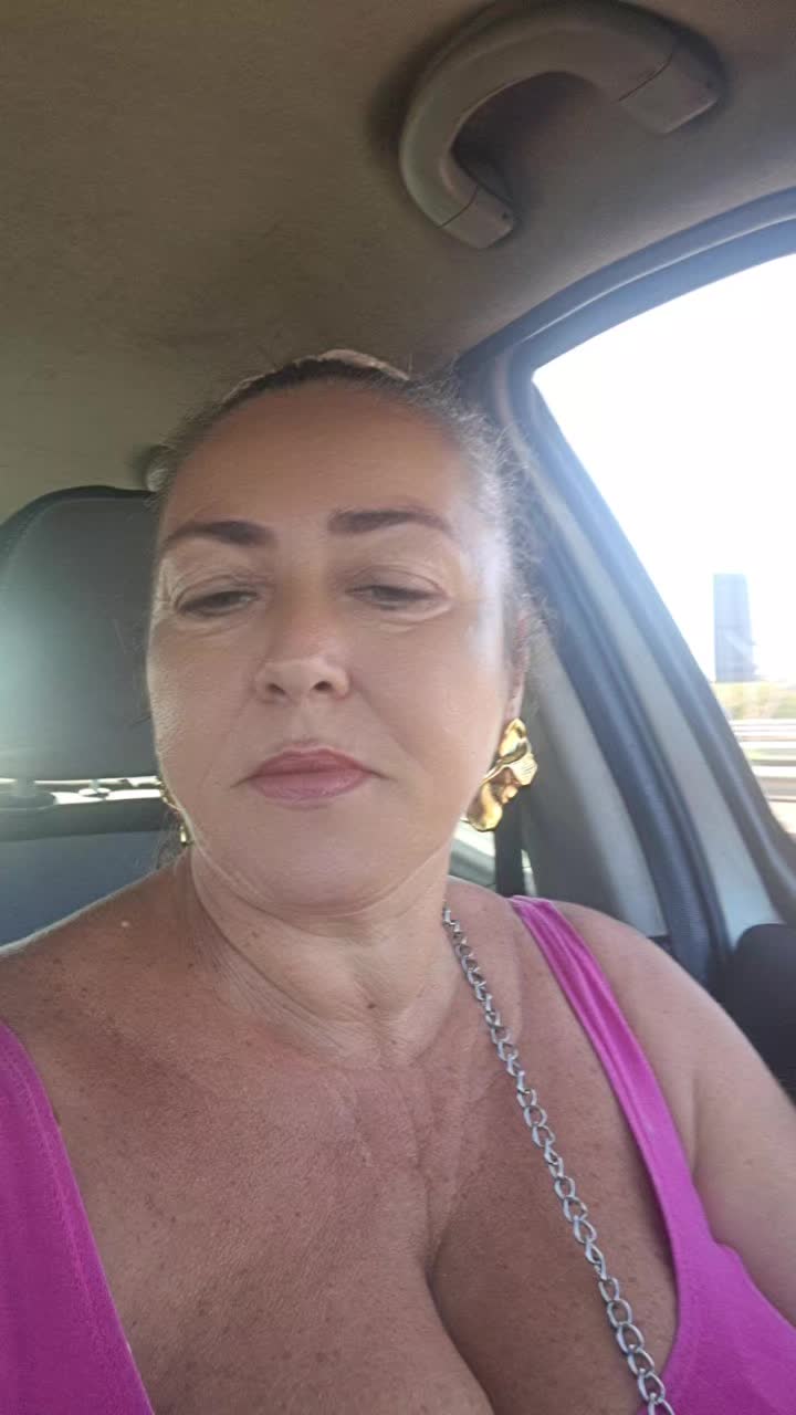@Flora Guarino433