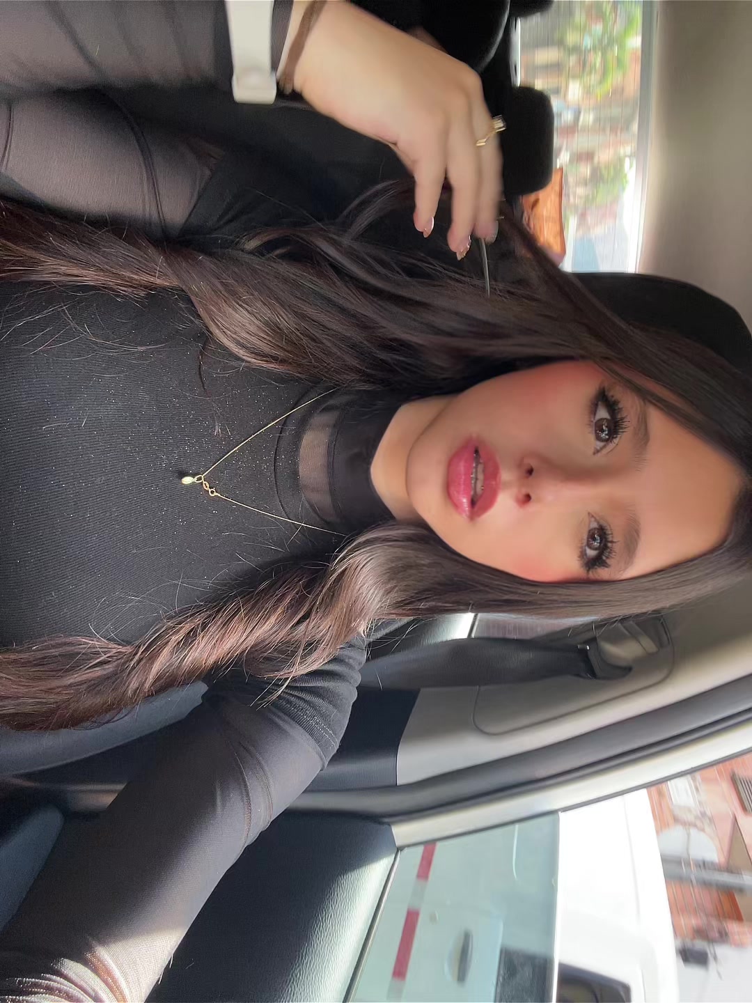 @lucialzateg1