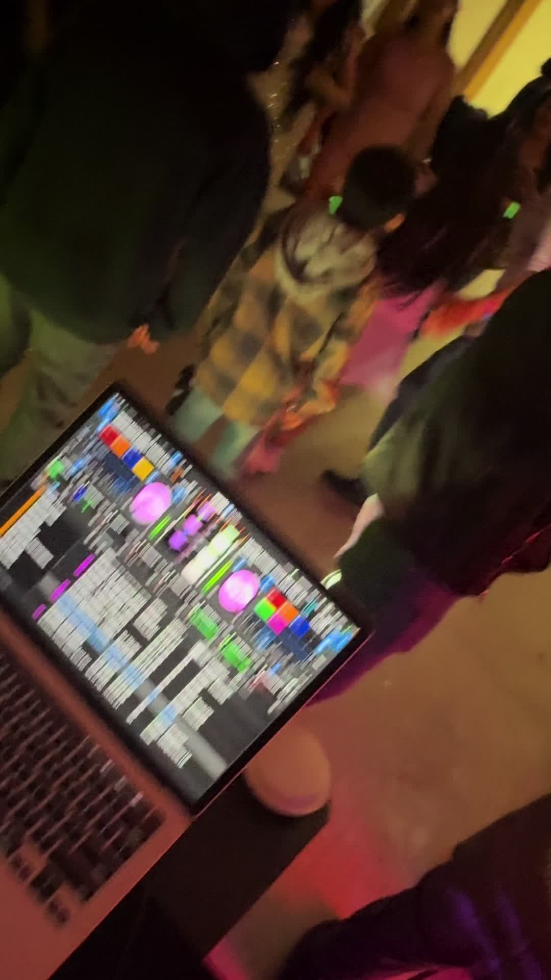 @DjM@uricio