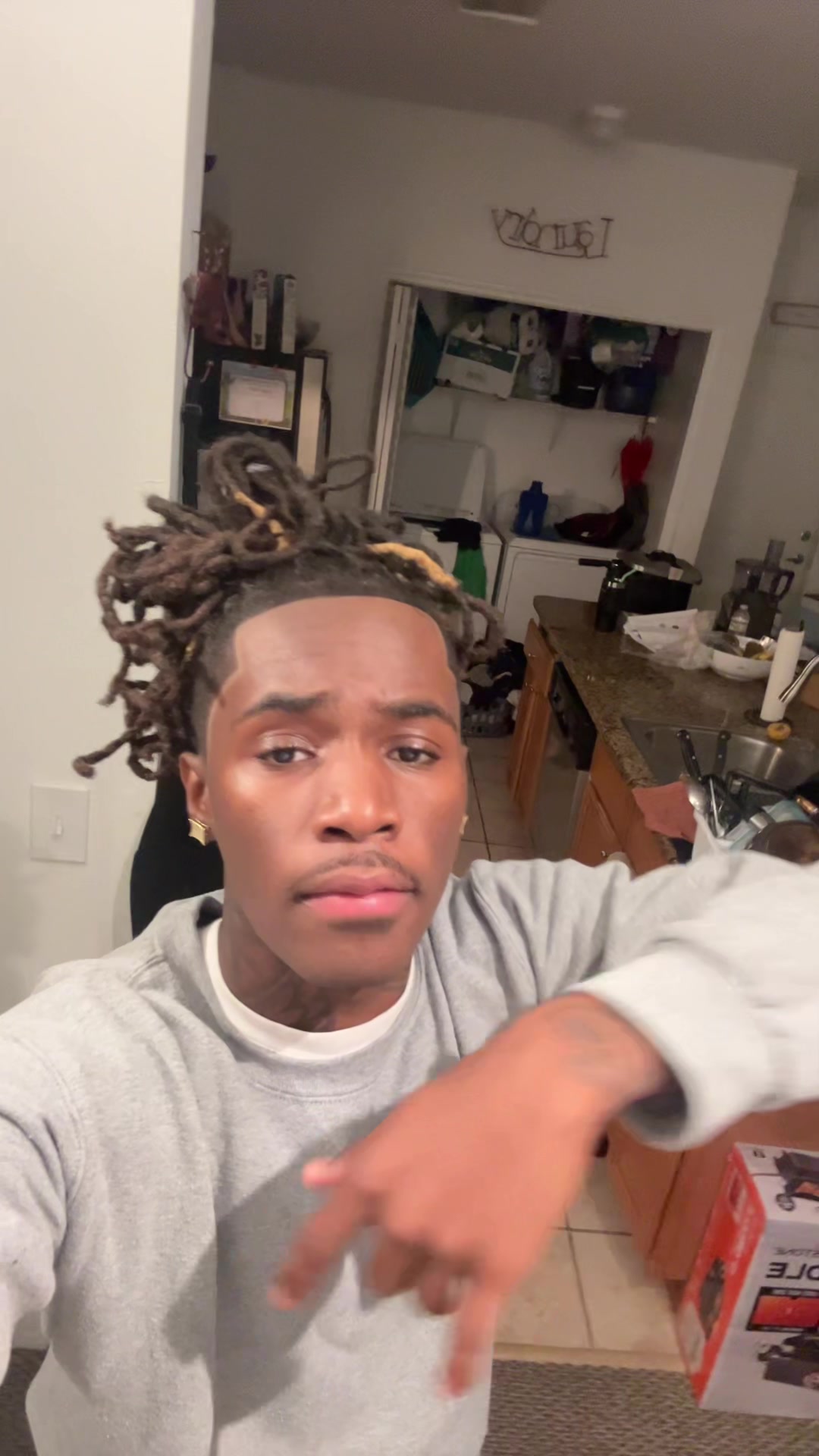 @zy