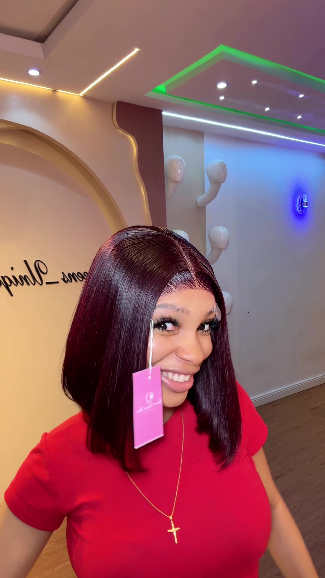 @Queens_unique_hairs