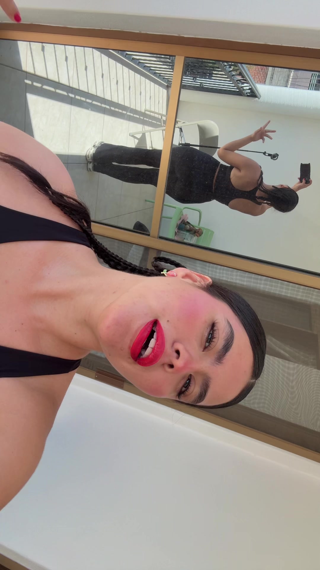 @Vanlyless