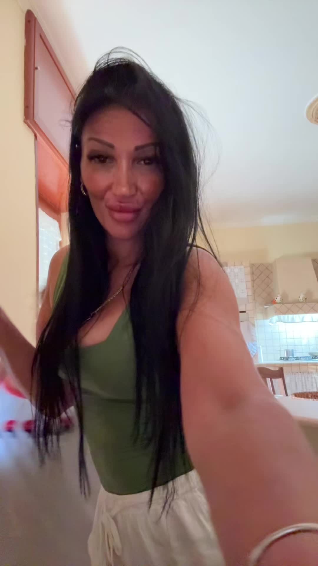 @Anna Macera985